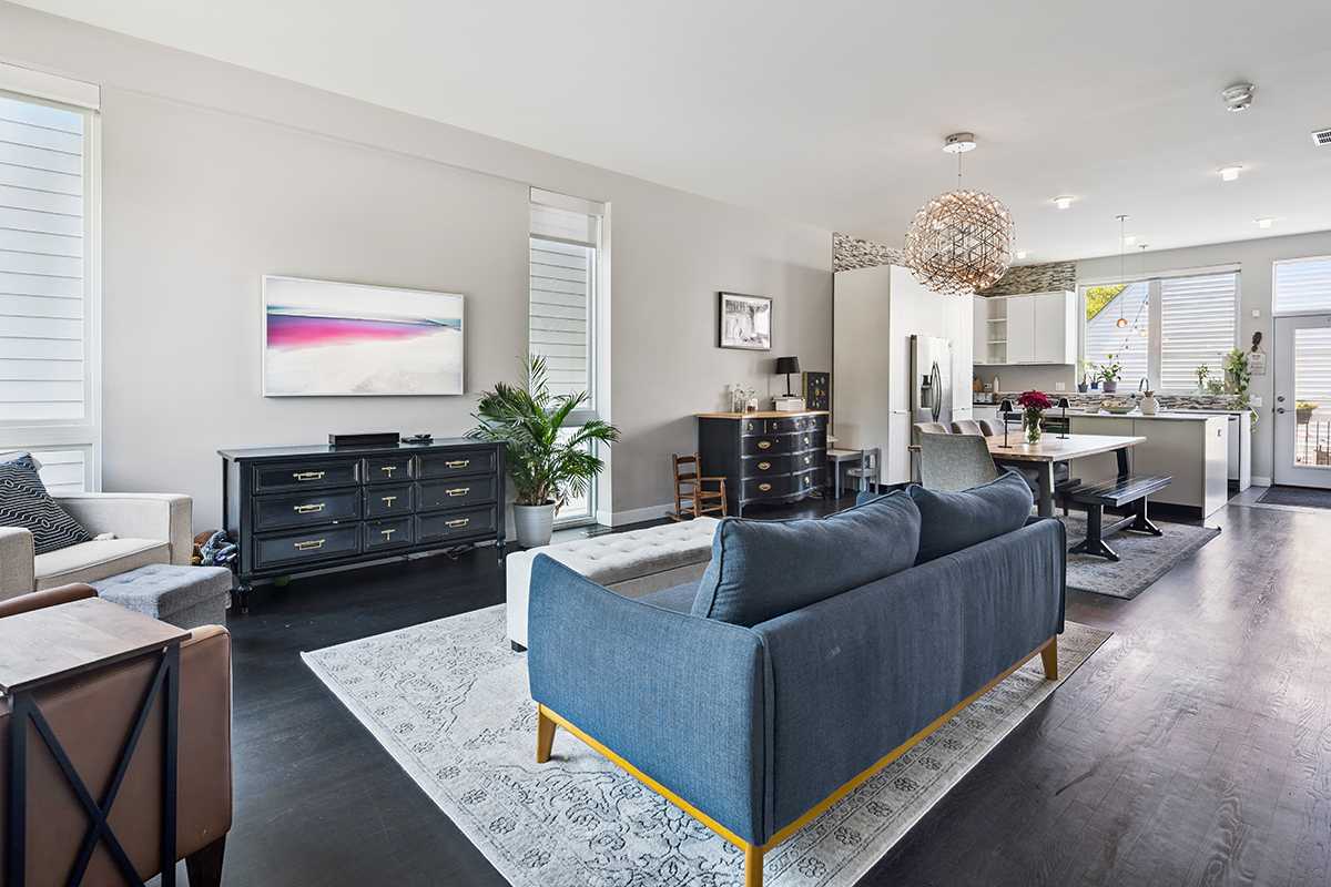 3704 N Milwaukee Avenue