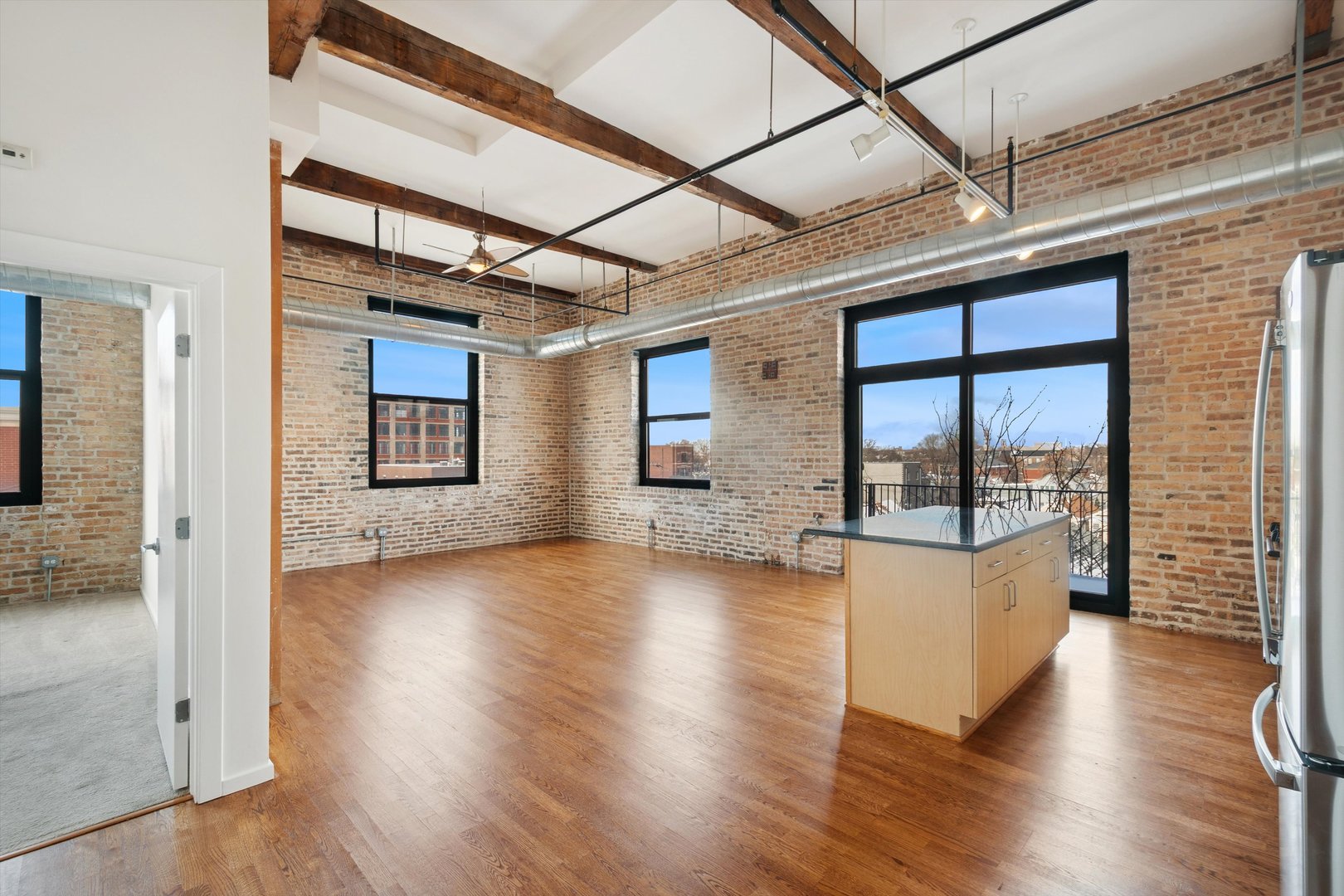 3500 S SANGAMON Street Unit: 401