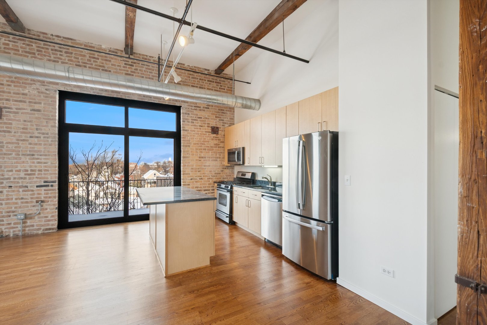 3500 S SANGAMON Street Unit: 401
