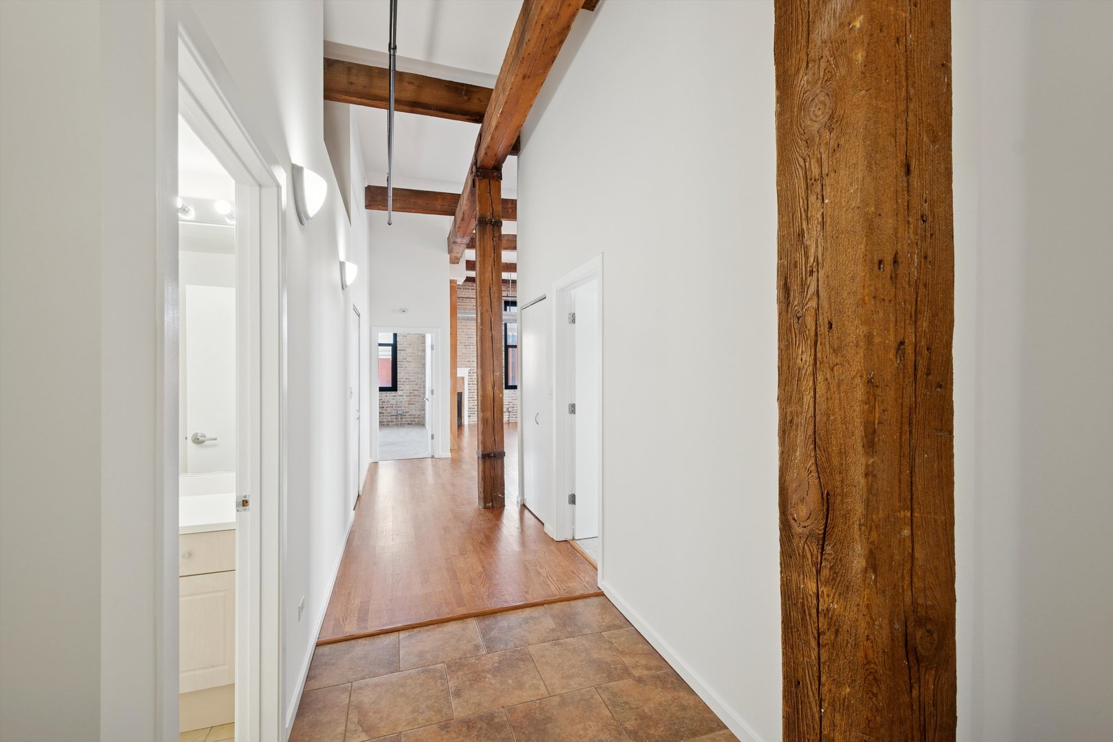 3500 S SANGAMON Street Unit: 401