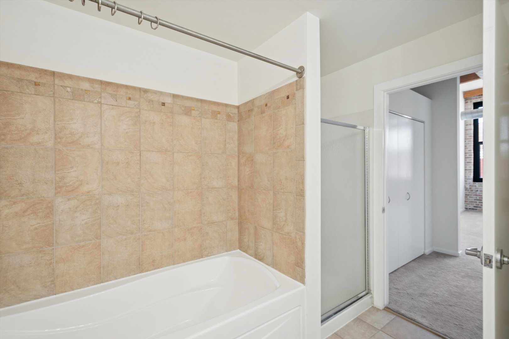 3500 S SANGAMON Street Unit: 401