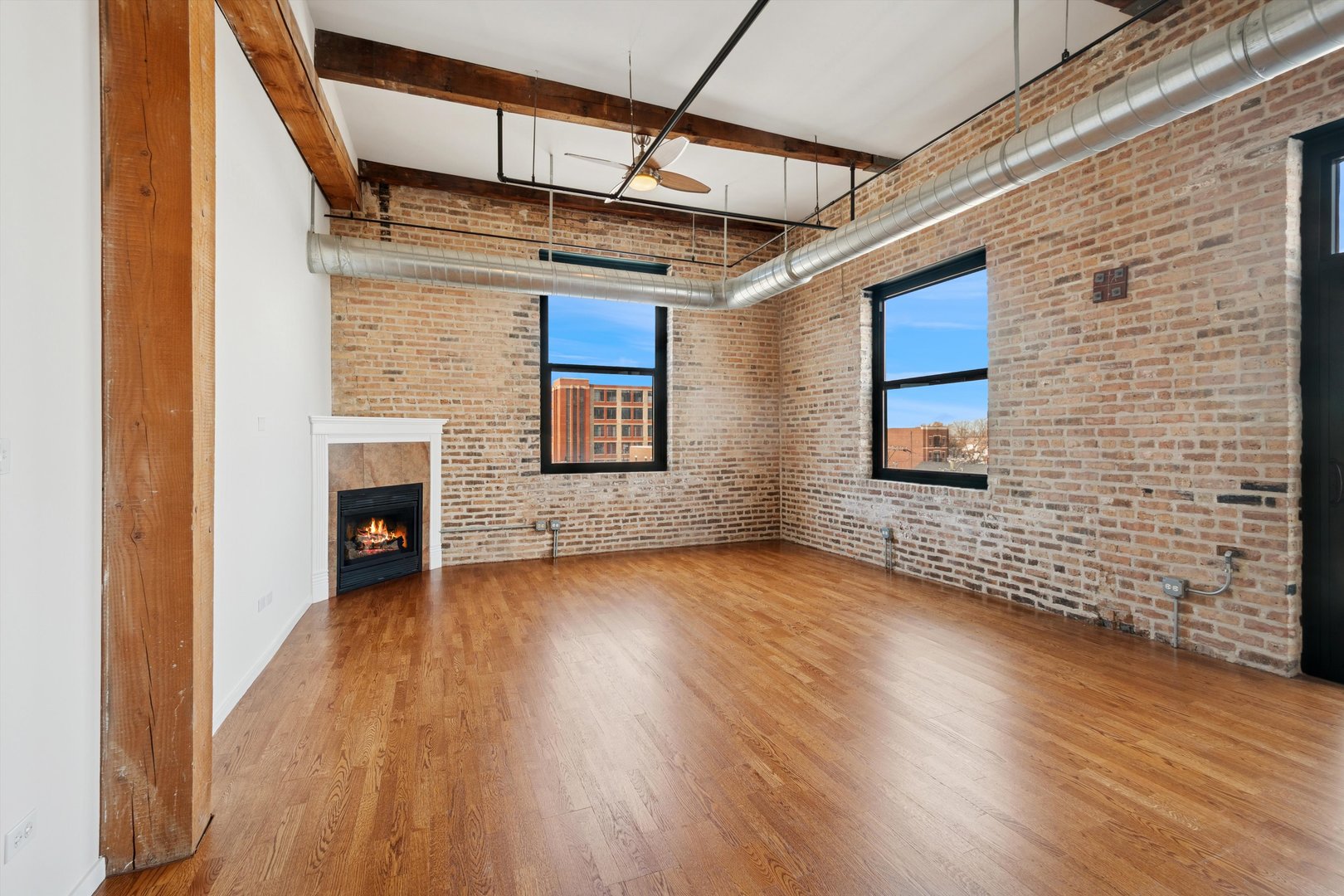 3500 S SANGAMON Street Unit: 401