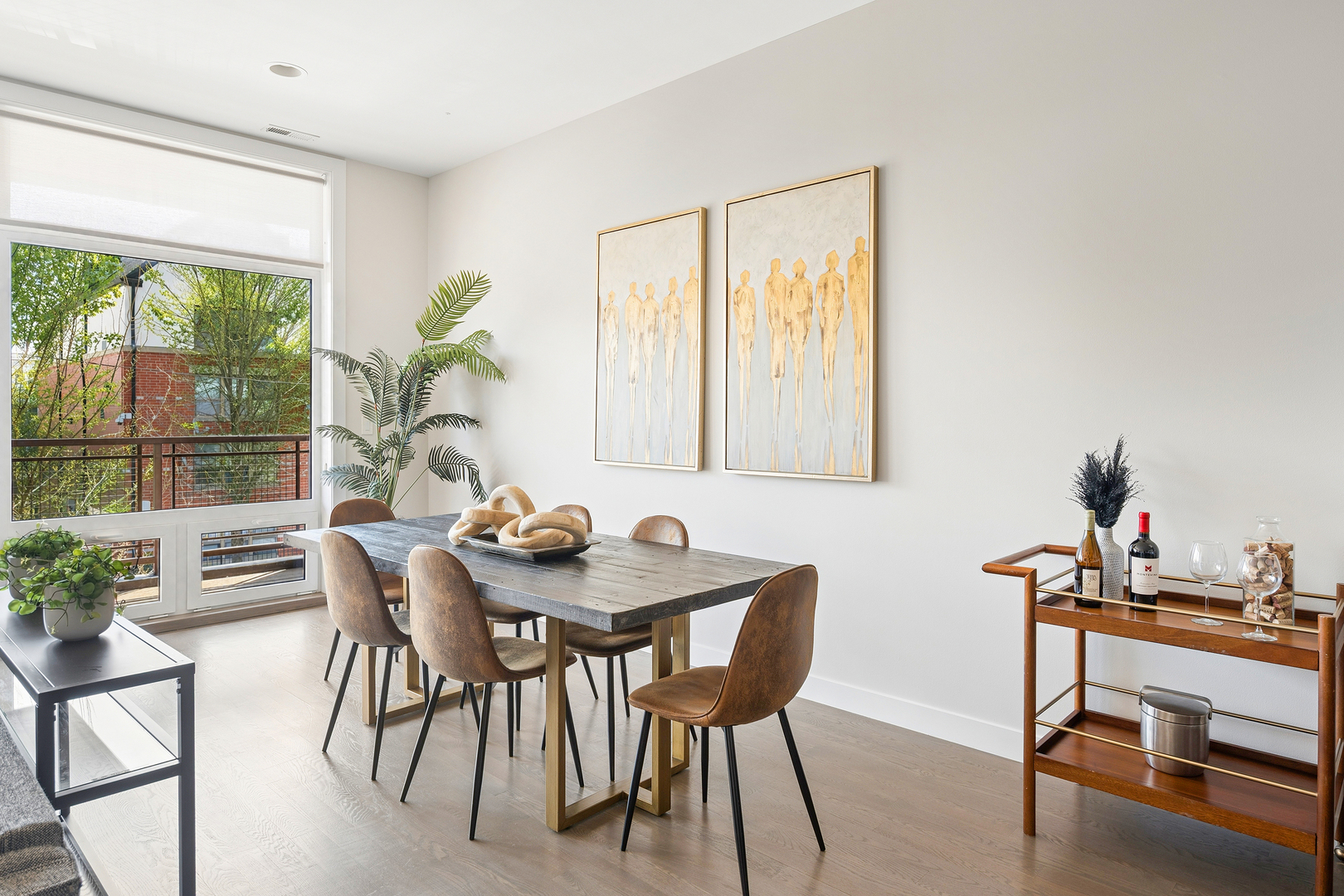 934 N California Avenue Unit: 2S