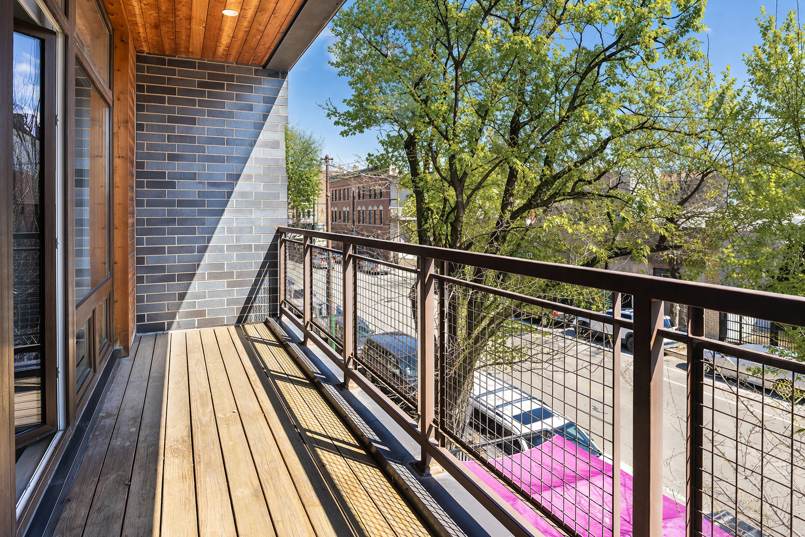 934 N California Avenue Unit: 2S