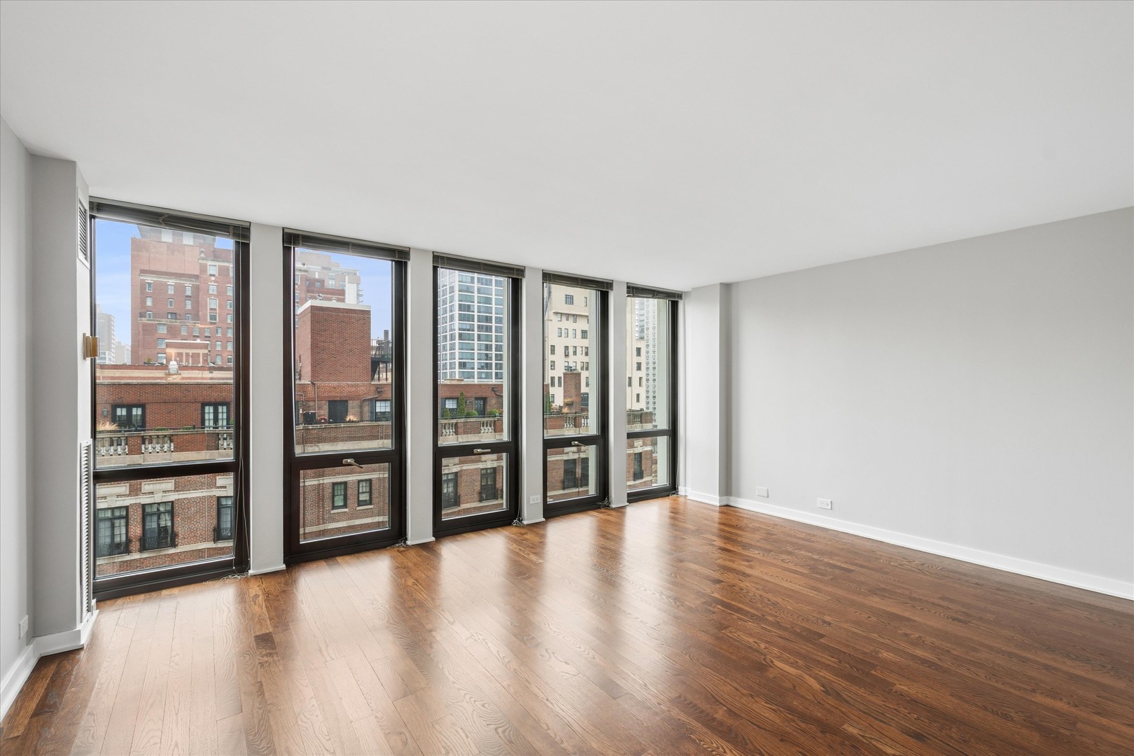 1 E Scott Street Unit: 1112