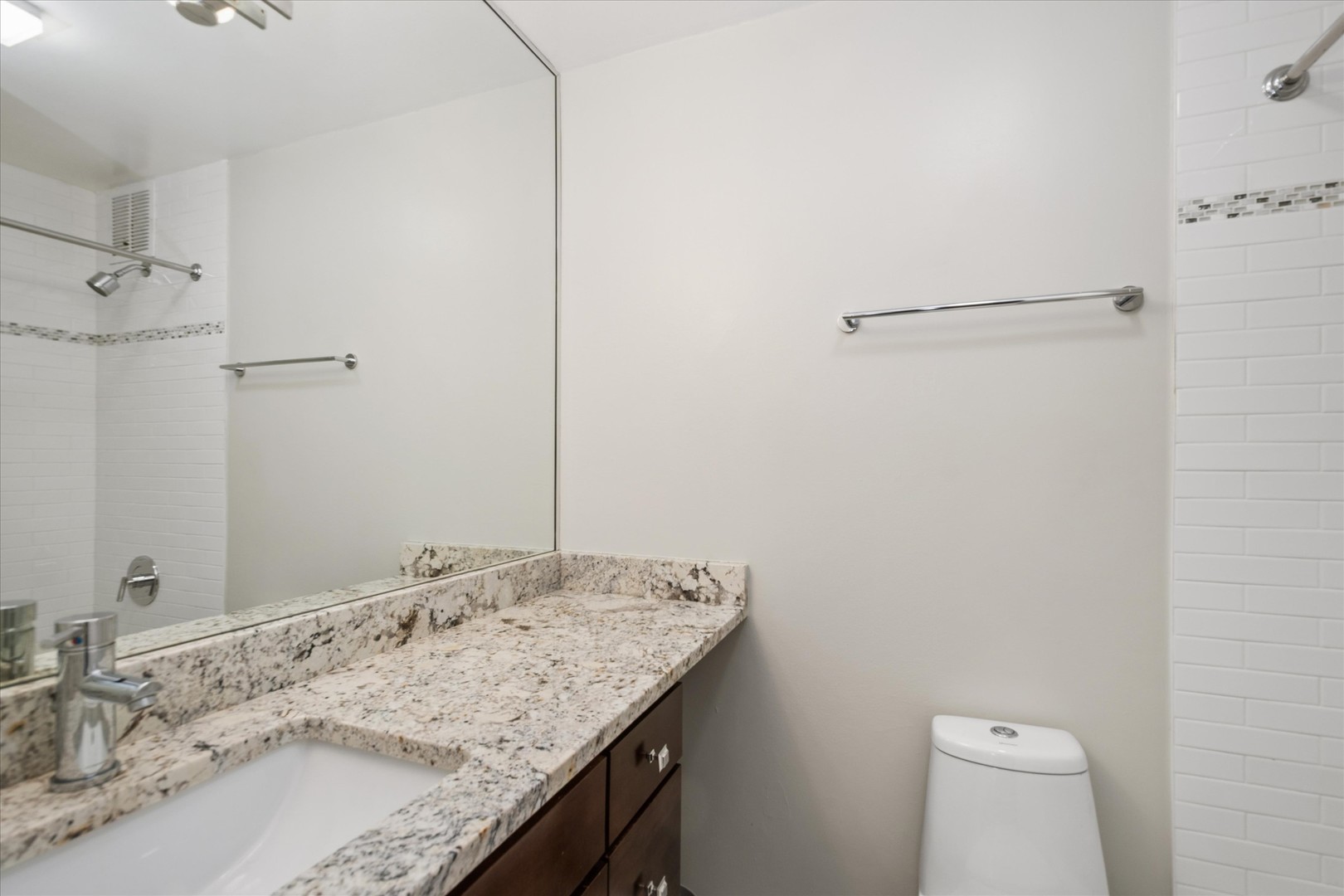 1 E Scott Street Unit: 1112