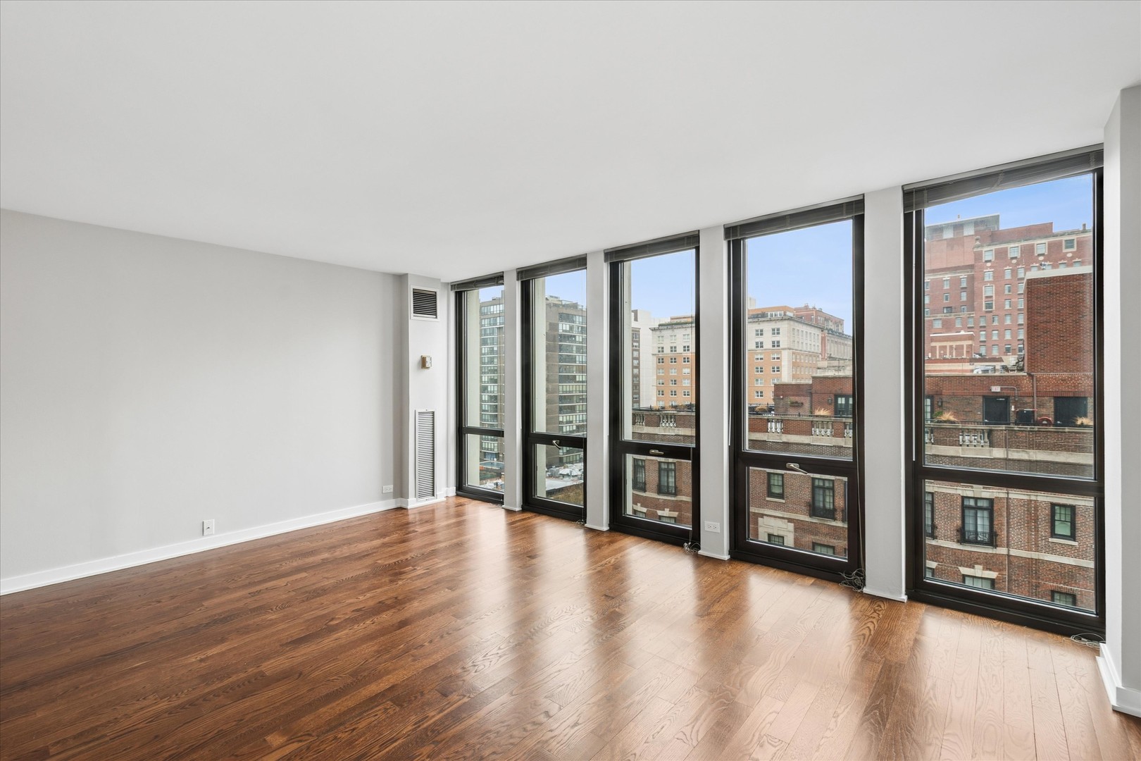 1 E Scott Street Unit: 1112