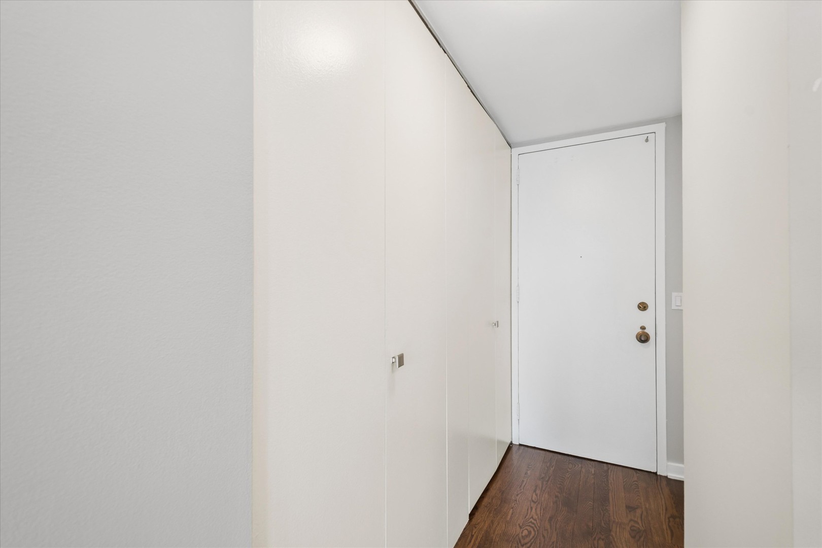 1 E Scott Street Unit: 1112