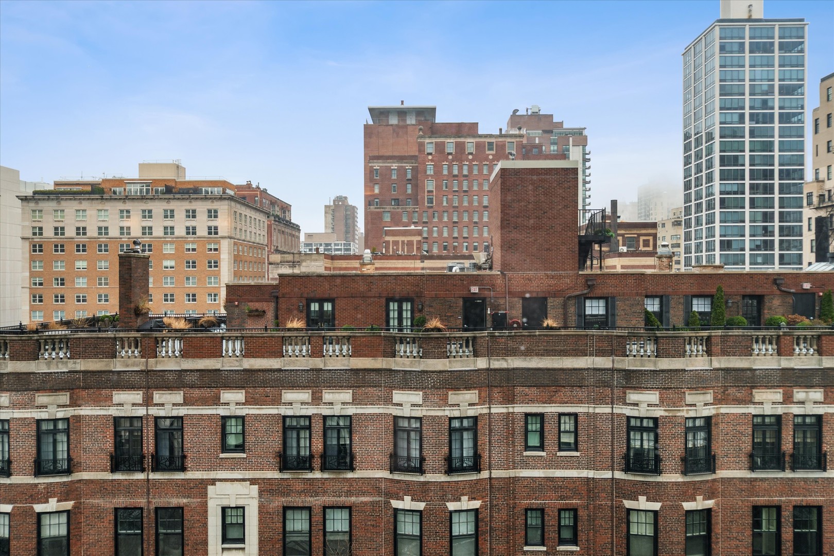 1 E Scott Street Unit: 1112