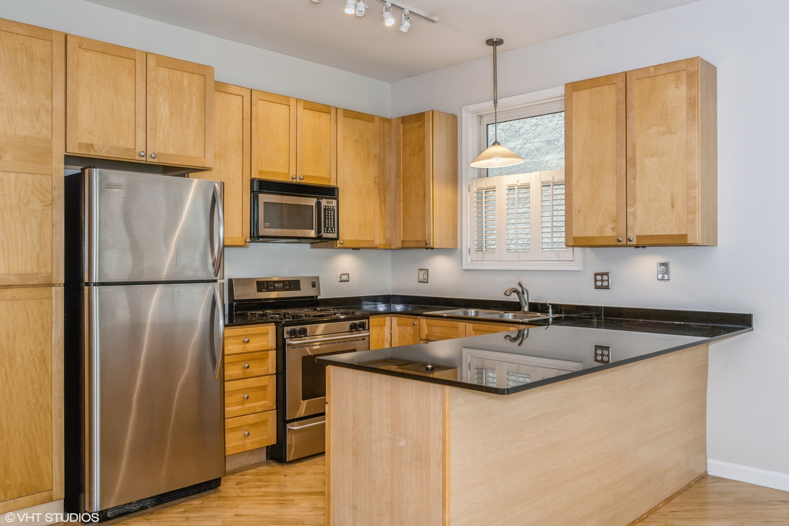 2215 W Augusta Boulevard Unit: 2W