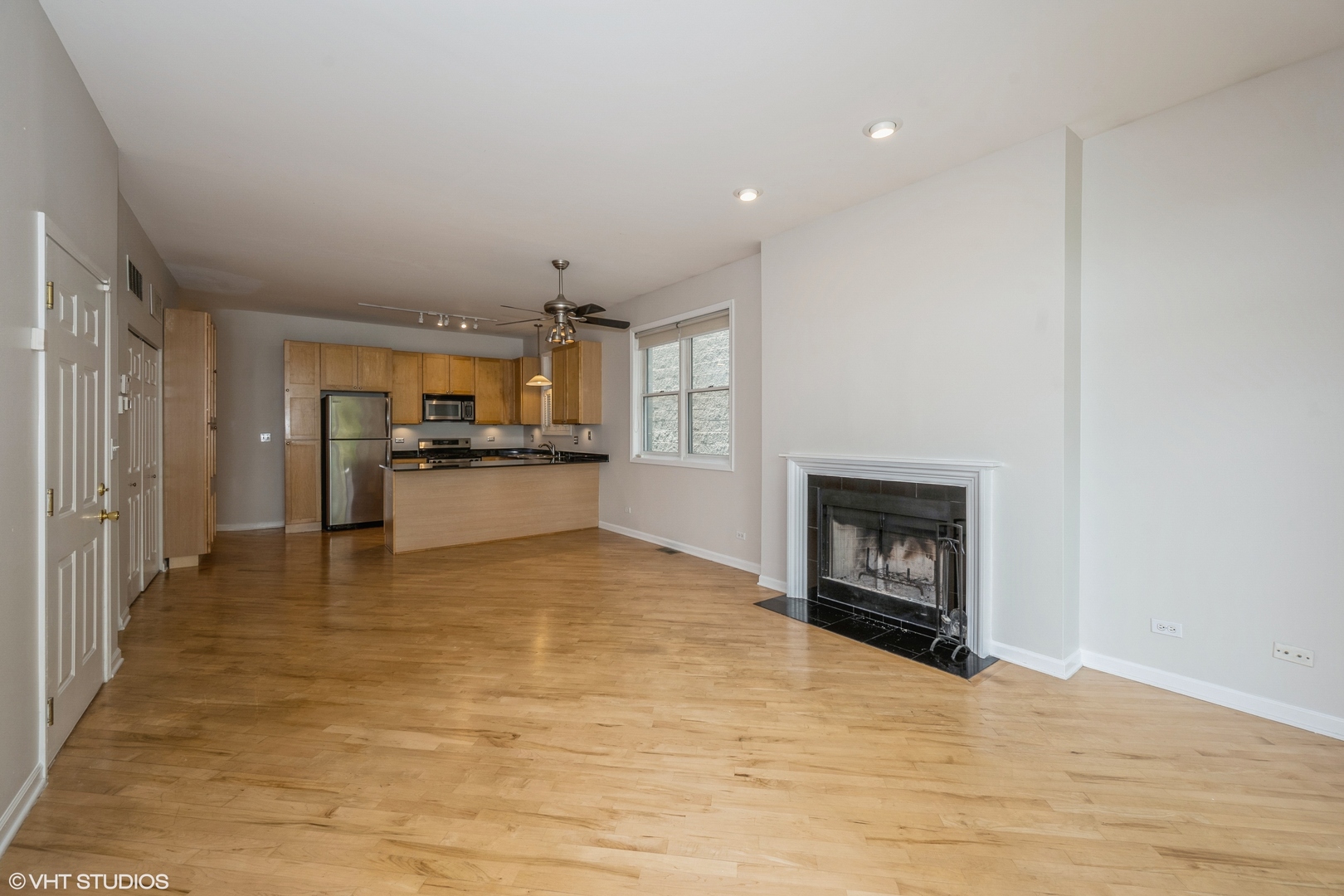 2215 W Augusta Boulevard Unit: 2W