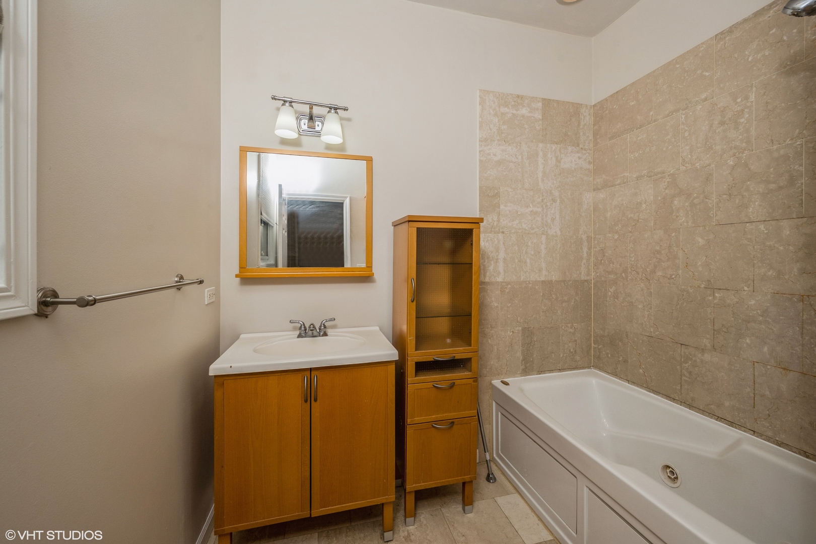 2215 W Augusta Boulevard Unit: 2W