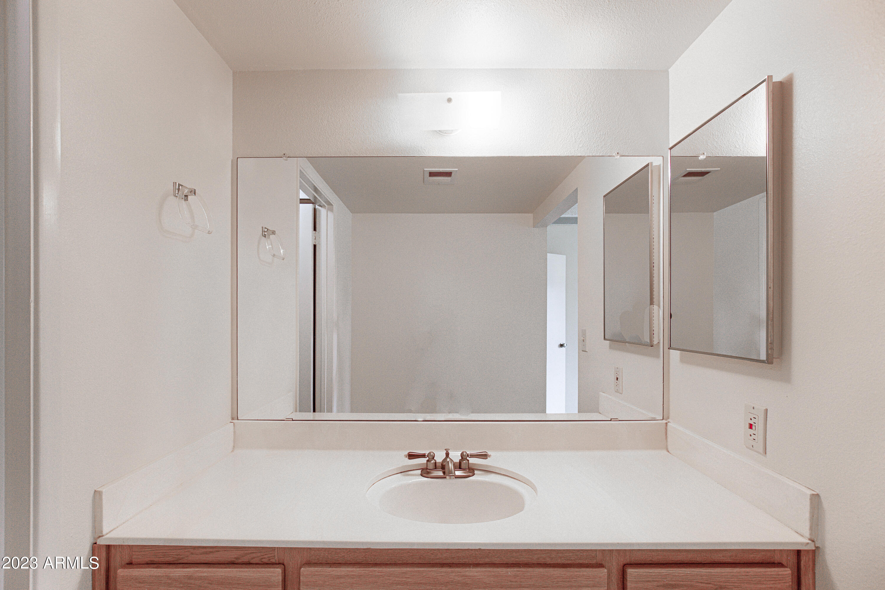 2539 E VILLA MARIA Drive