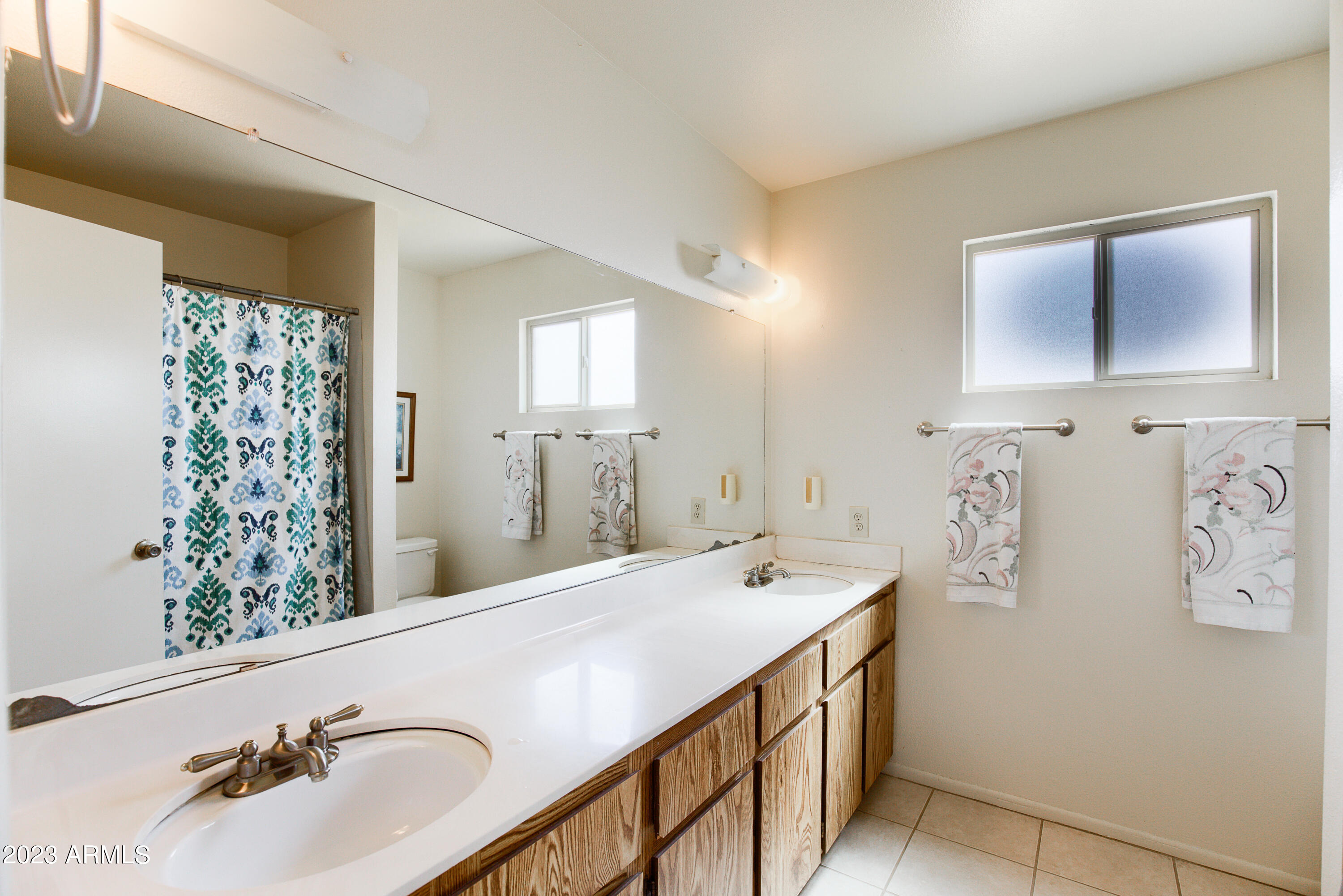 2539 E VILLA MARIA Drive