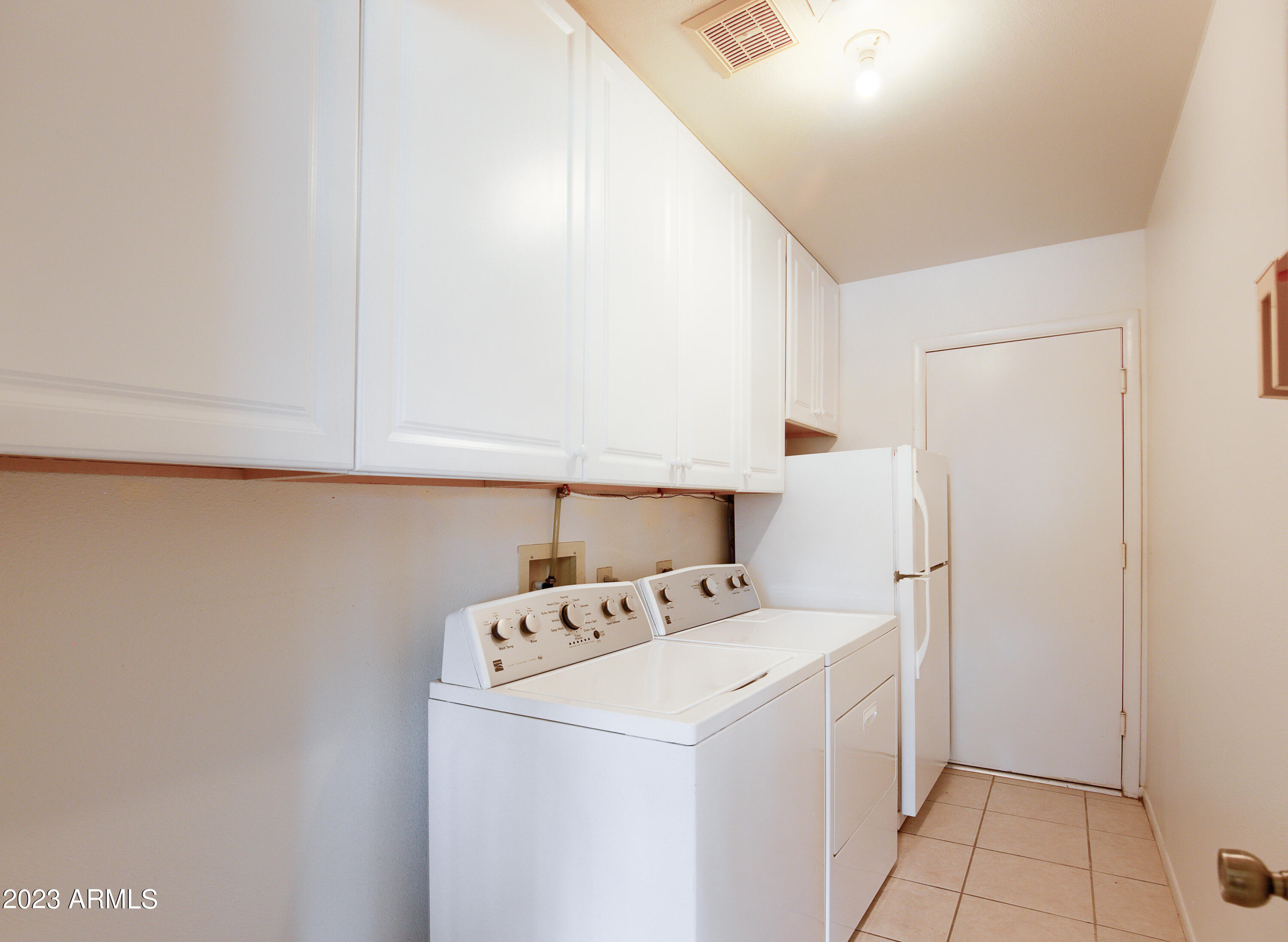 2539 E VILLA MARIA Drive