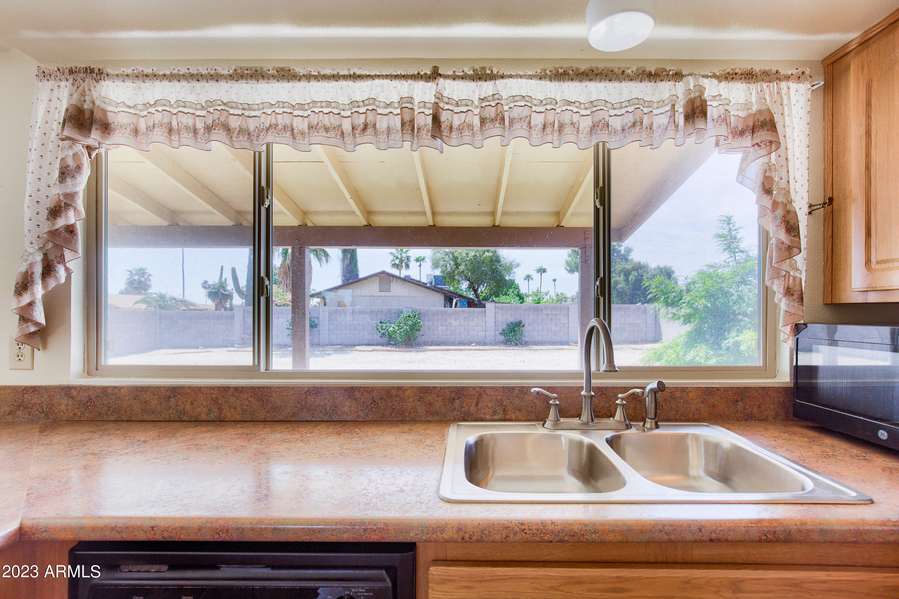 2539 E VILLA MARIA Drive