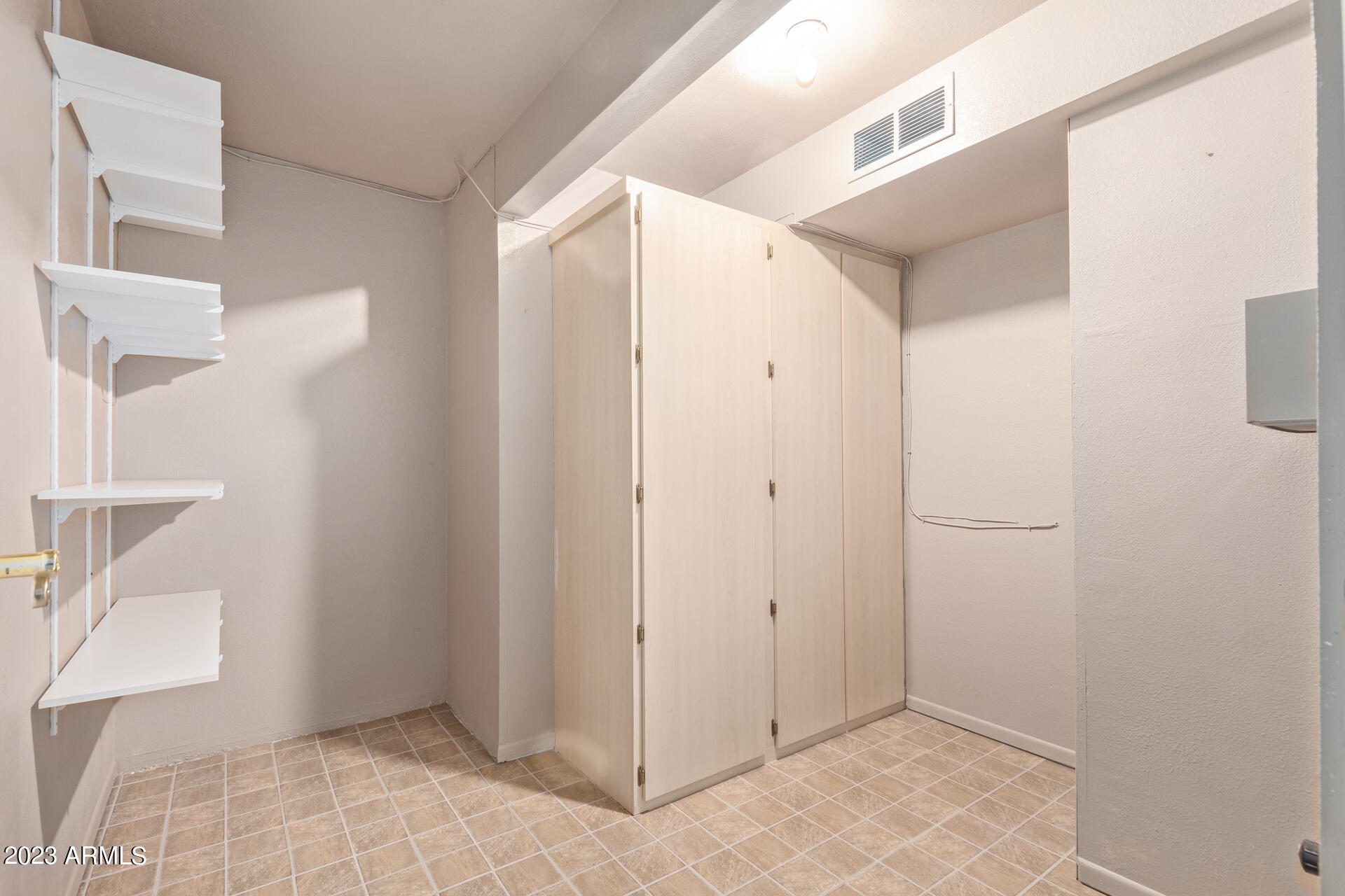 7006 E JENSEN Street Unit: 10