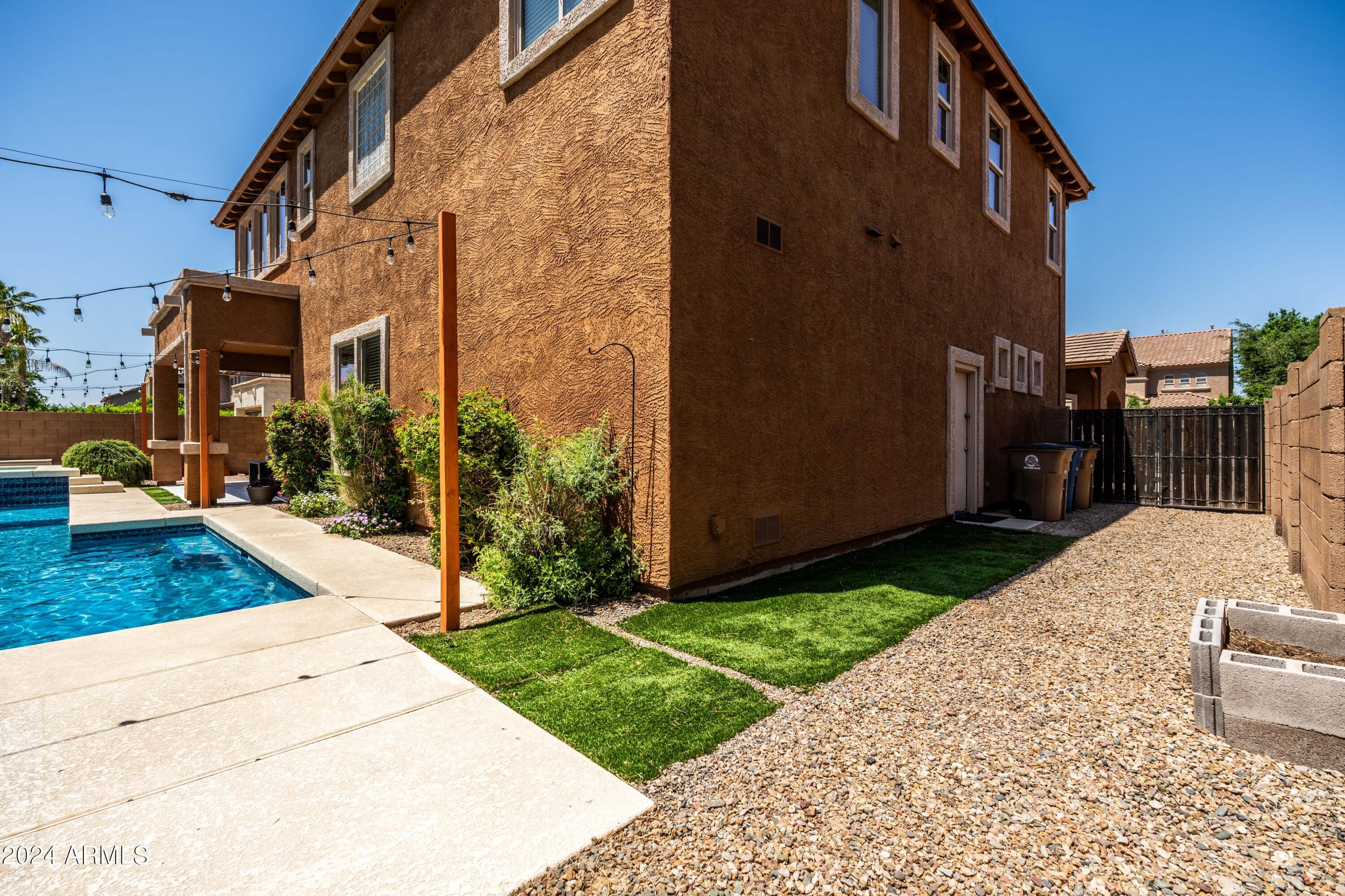 20277 E SILVER CREEK Lane