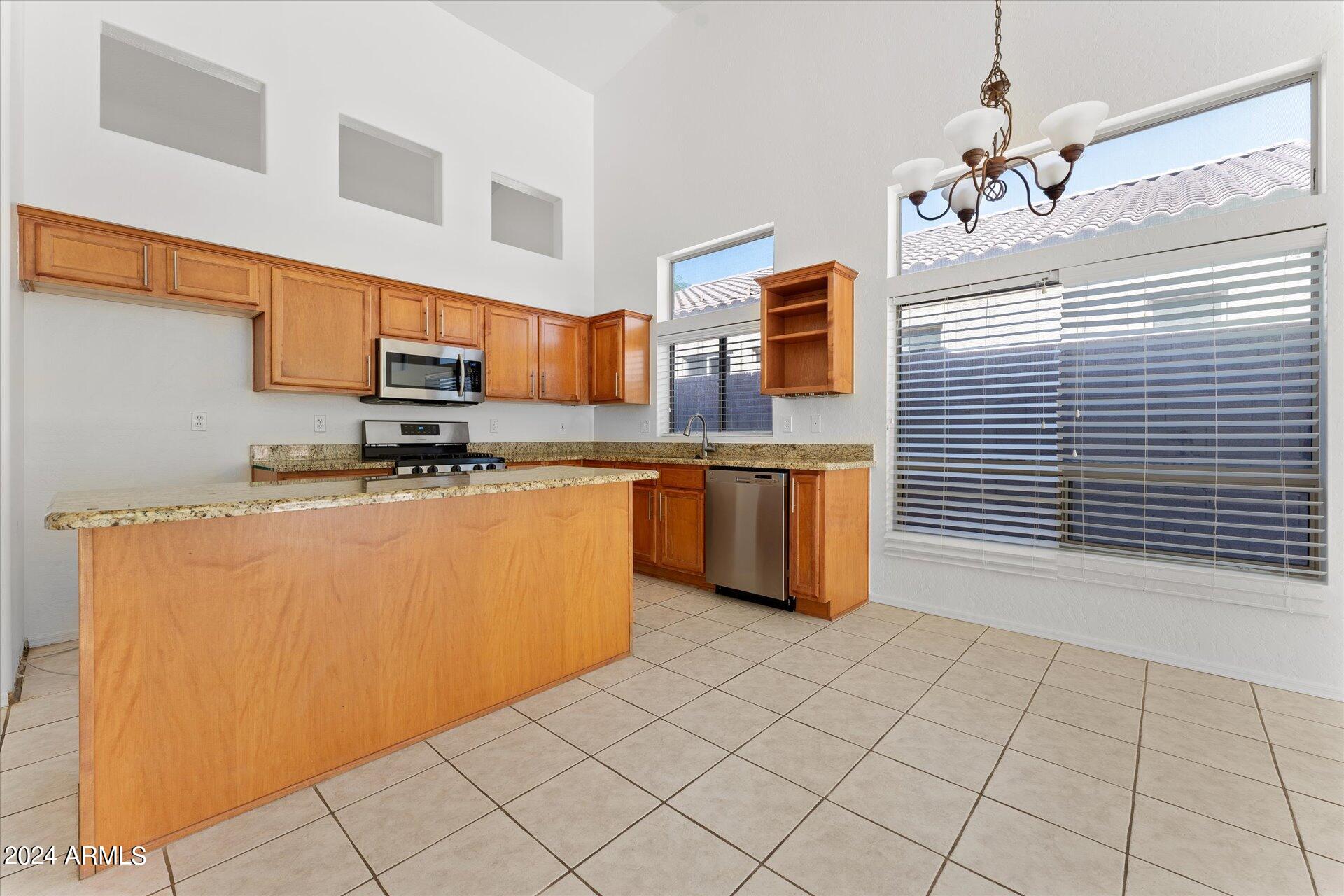 3055 N RED MOUNTAIN Mountain # 216
