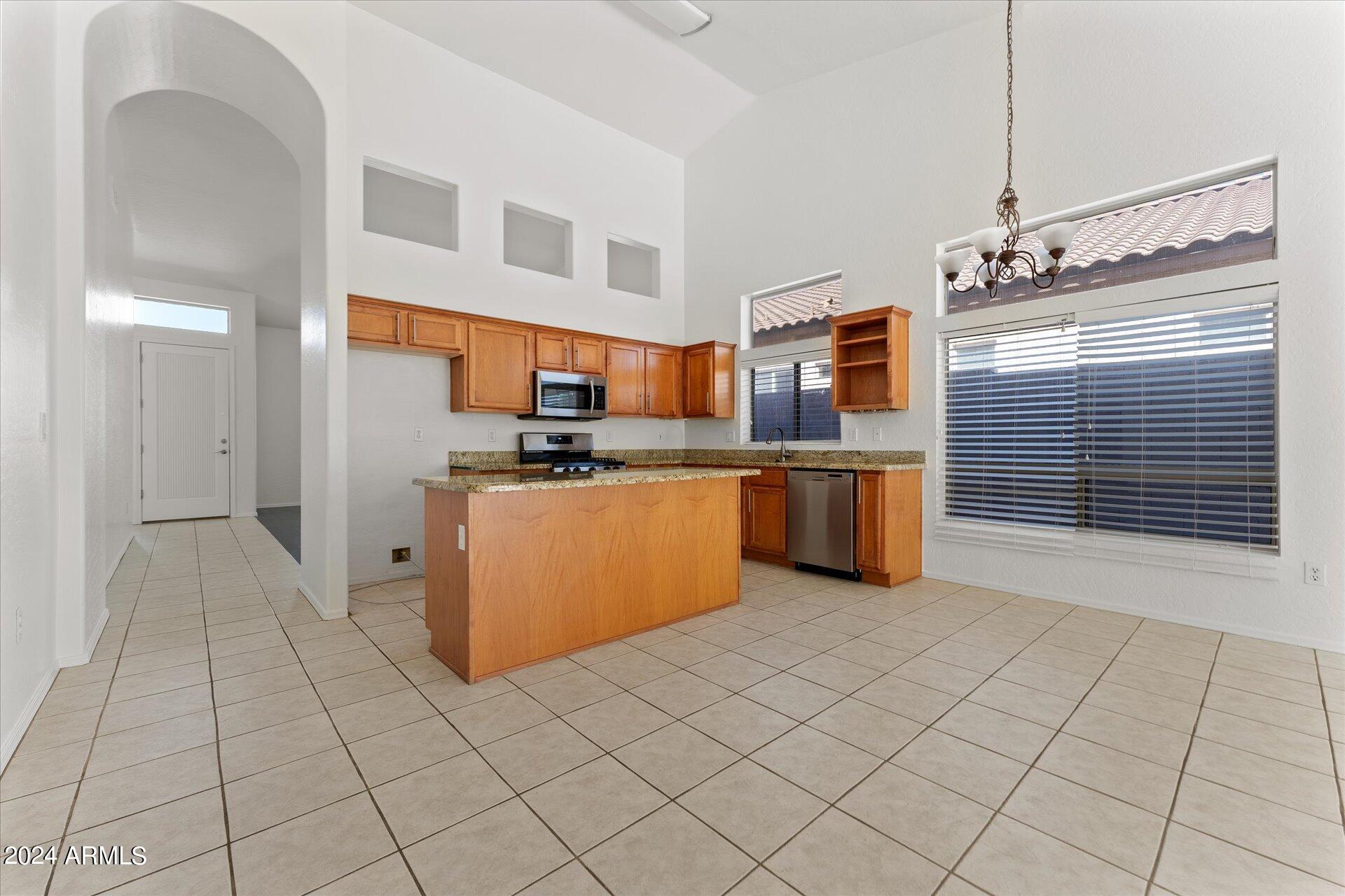 3055 N RED MOUNTAIN Mountain # 216