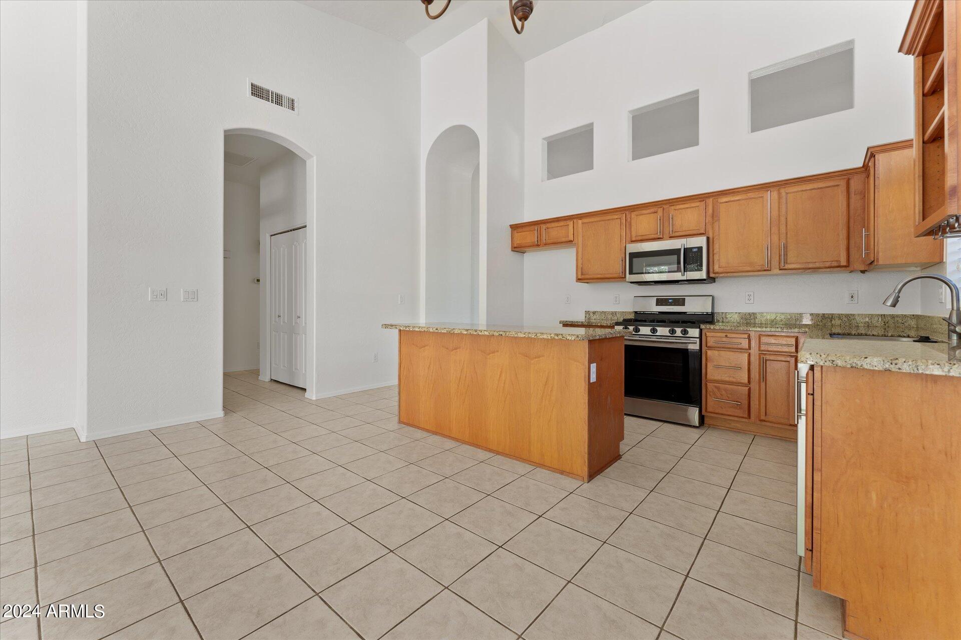 3055 N RED MOUNTAIN Mountain # 216