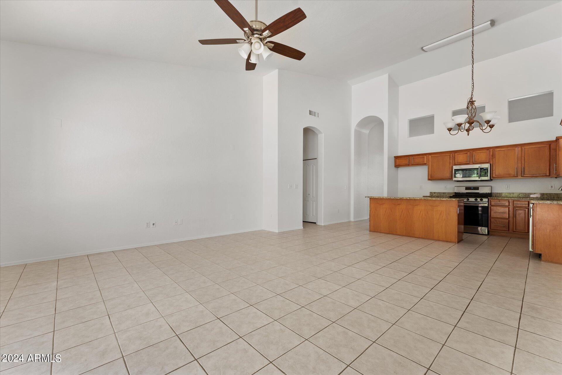 3055 N RED MOUNTAIN Mountain # 216