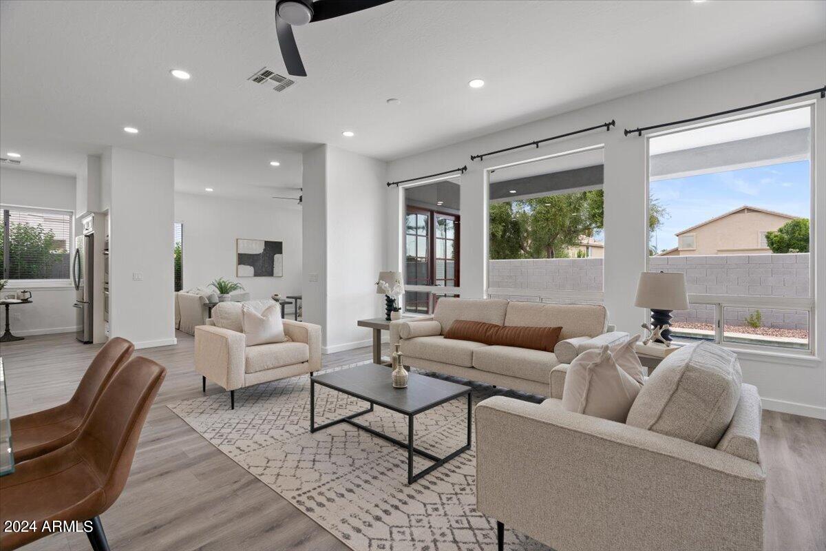 3381 S BEVERLY Place