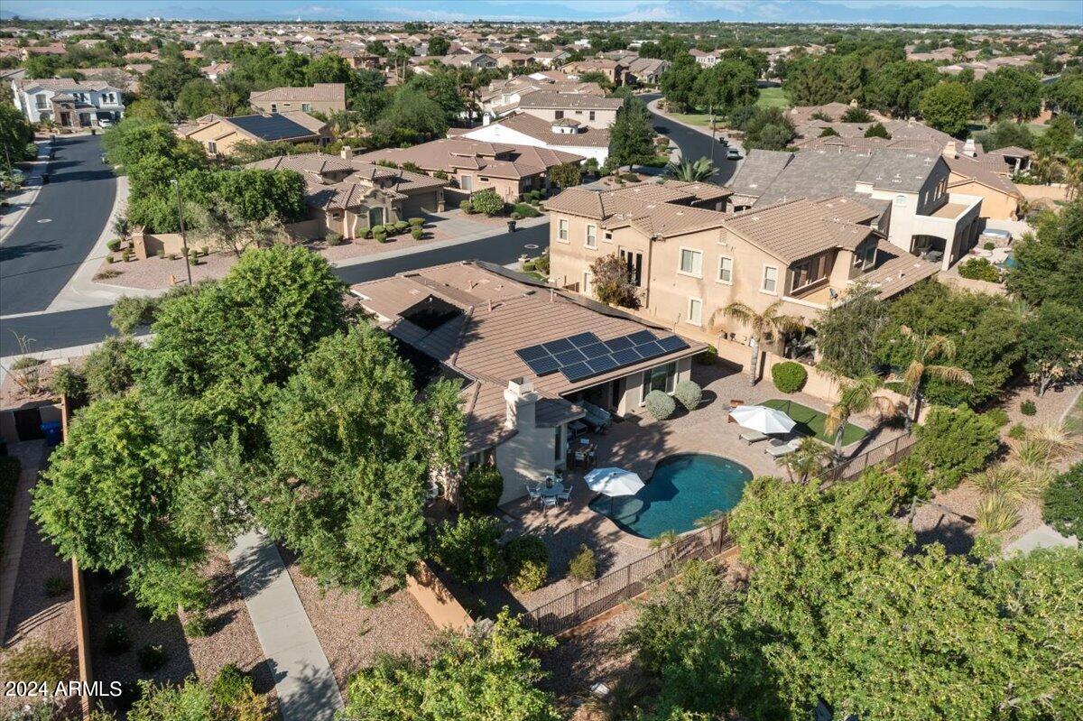 3713 E NOLAN Drive