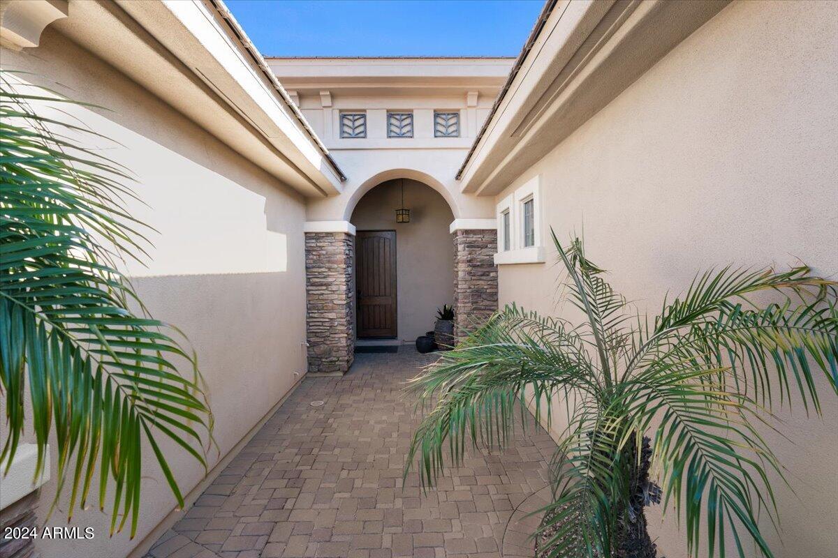 3713 E NOLAN Drive