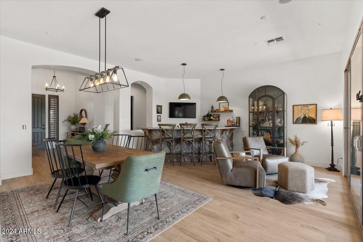 3713 E NOLAN Drive