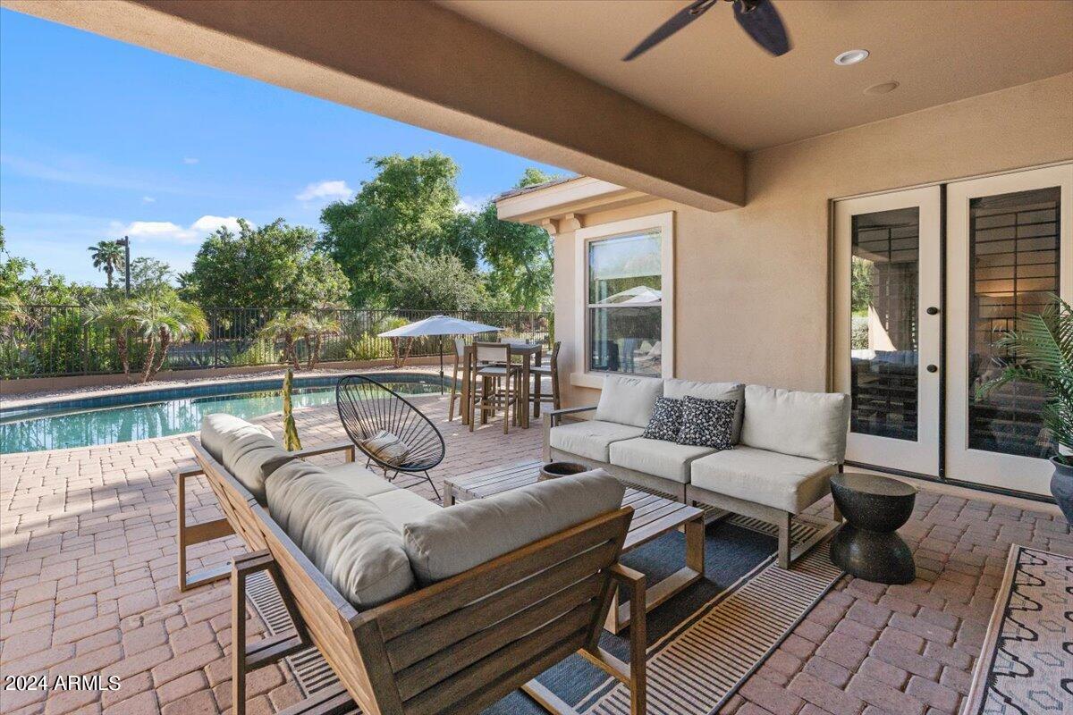 3713 E NOLAN Drive