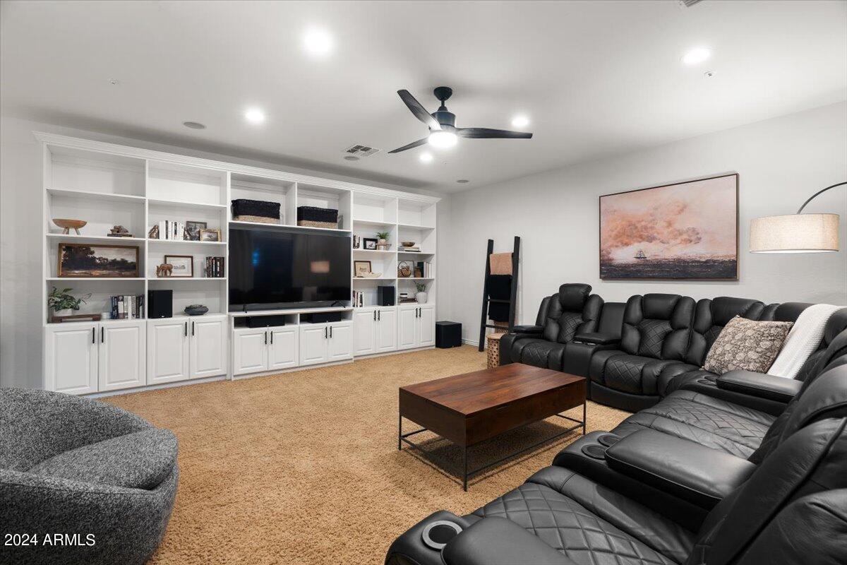 3713 E NOLAN Drive