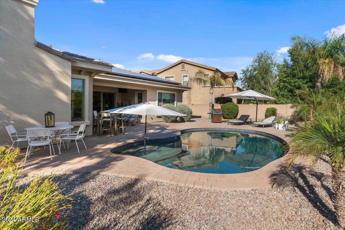 3713 E NOLAN Drive