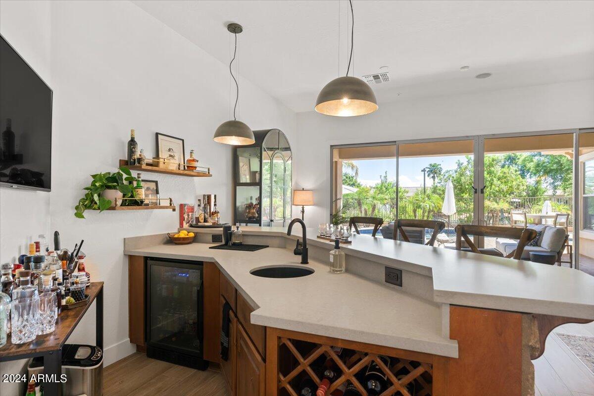 3713 E NOLAN Drive
