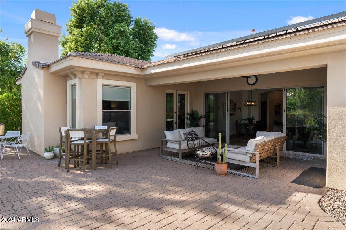 3713 E NOLAN Drive