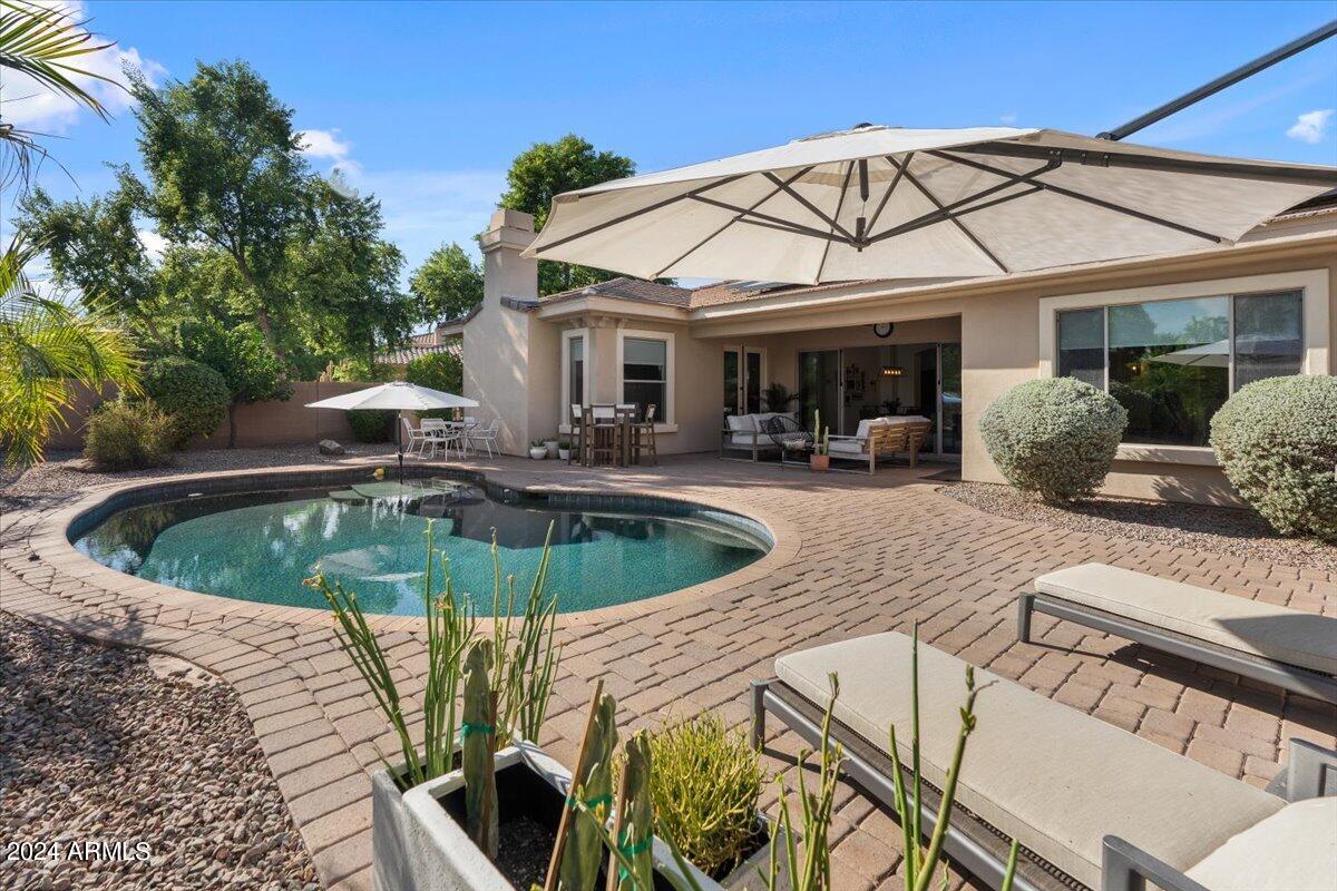 3713 E NOLAN Drive