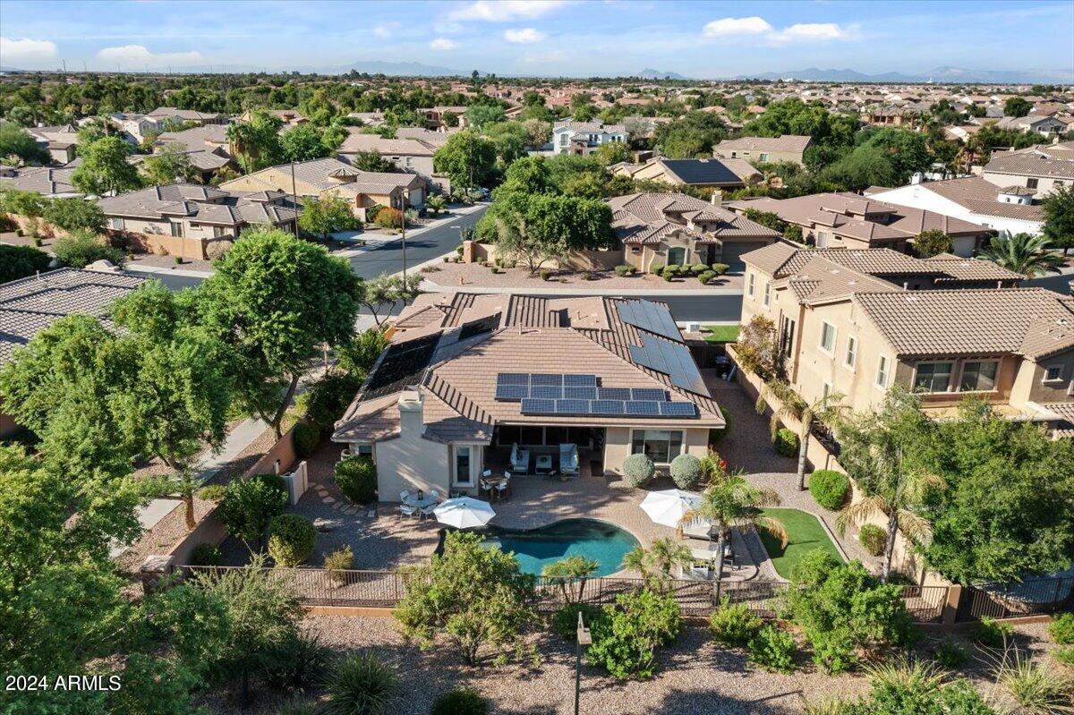 3713 E NOLAN Drive