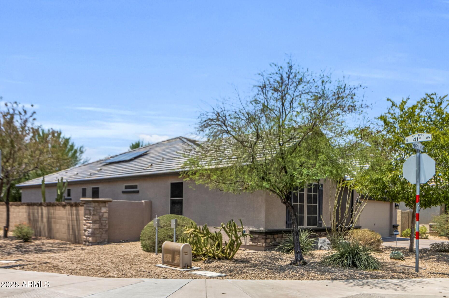 4107 W DESERT Lane