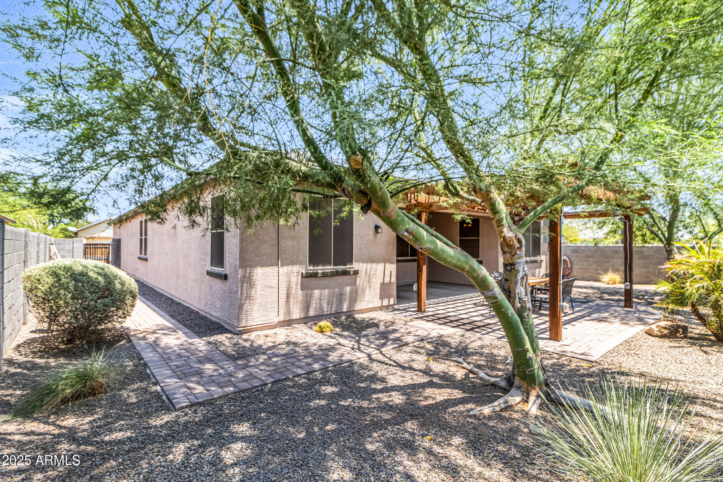 4107 W DESERT Lane