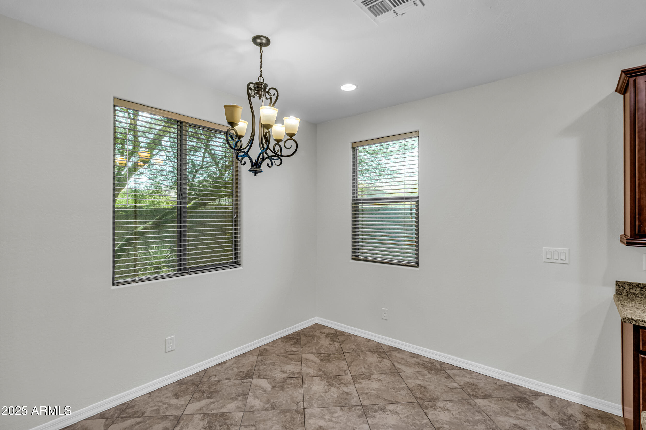4107 W DESERT Lane