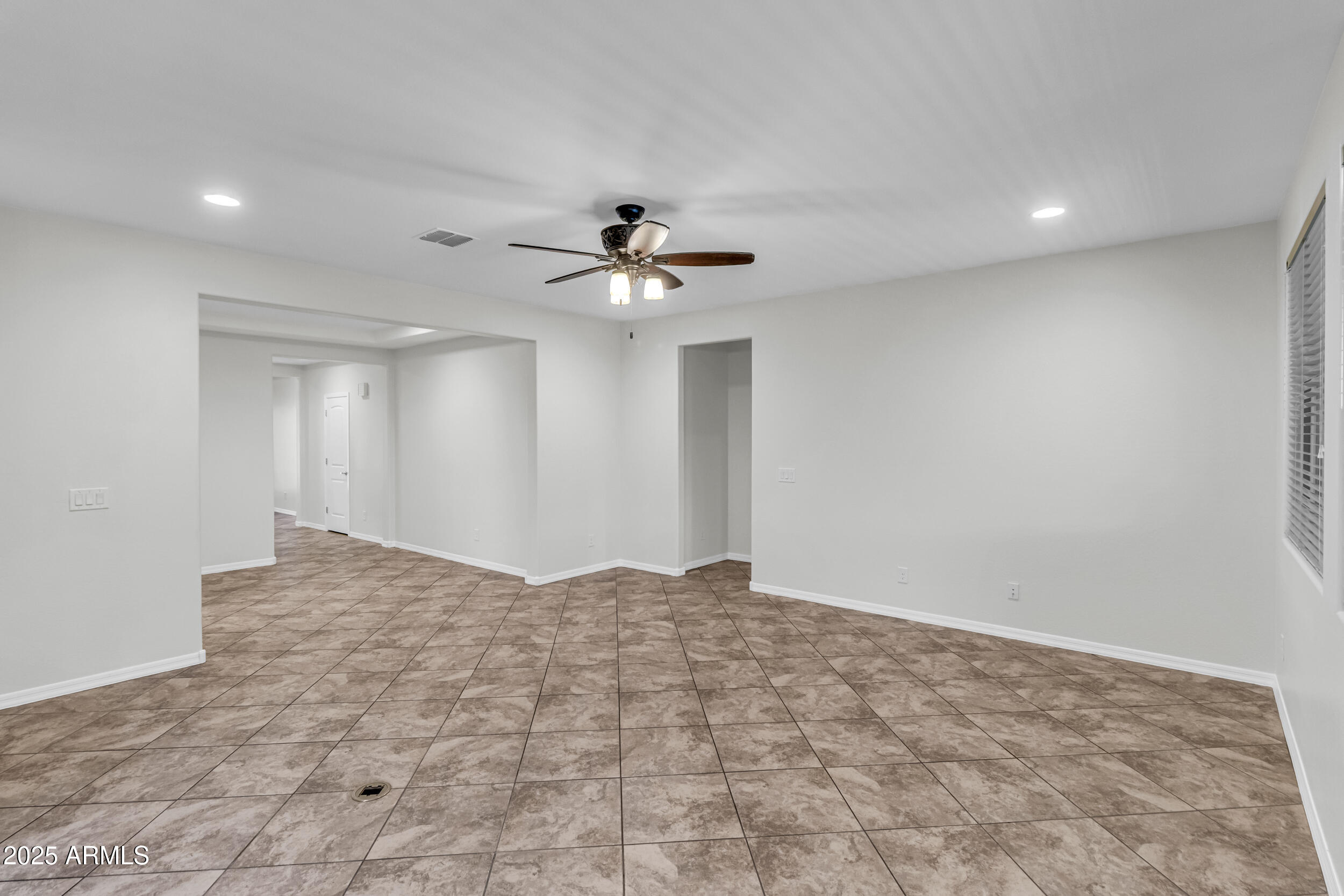 4107 W DESERT Lane