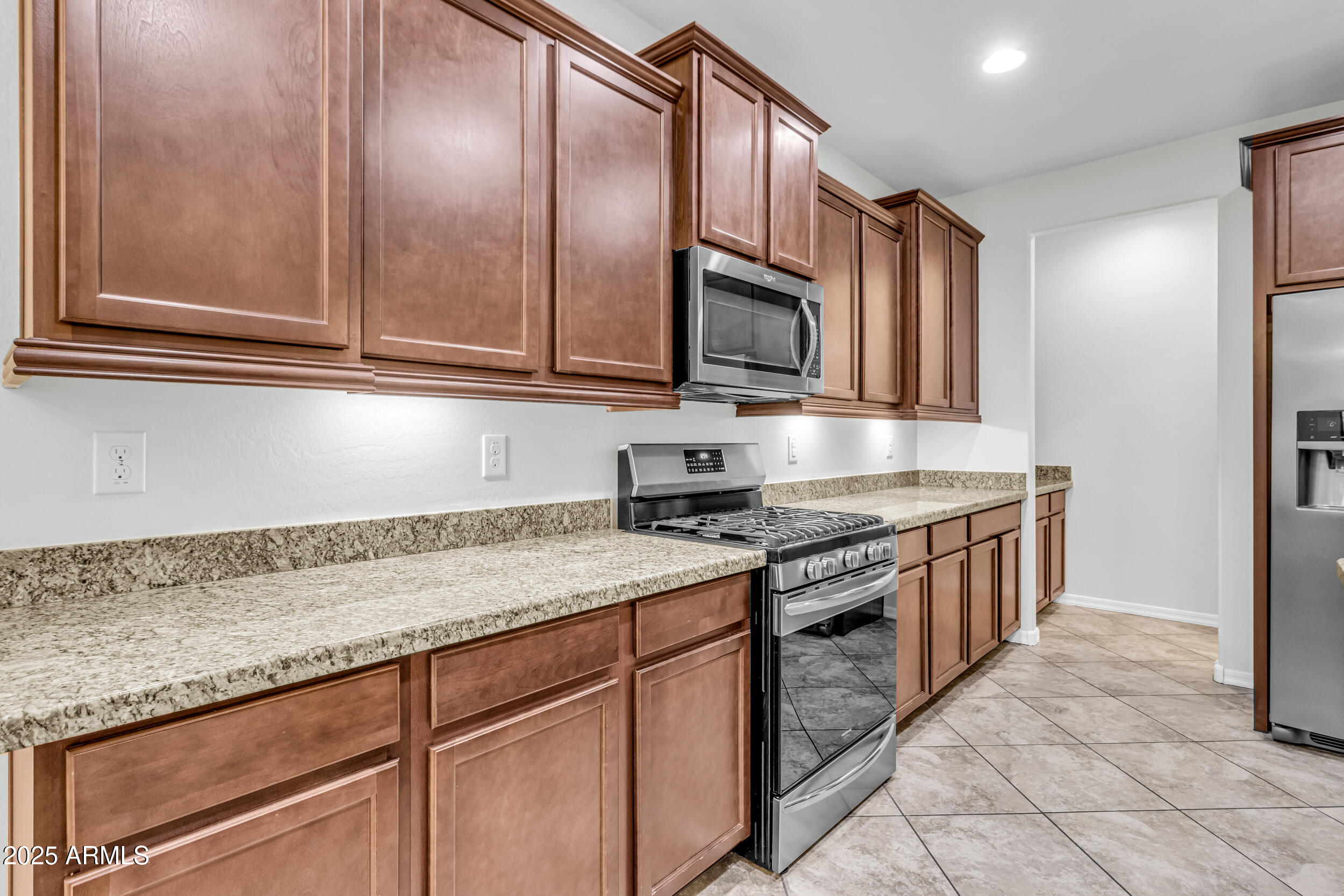 4107 W DESERT Lane