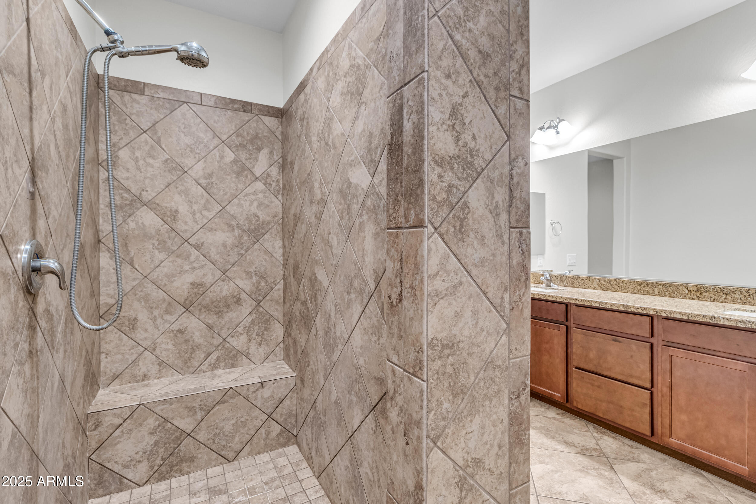 4107 W DESERT Lane