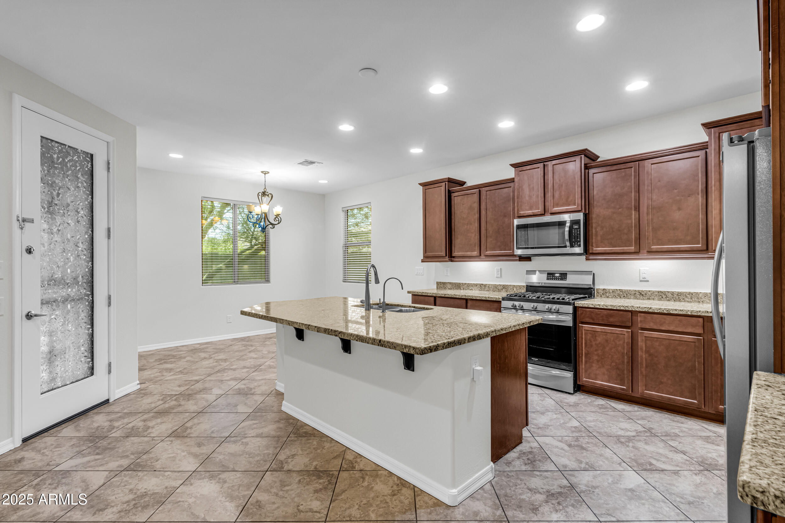 4107 W DESERT Lane