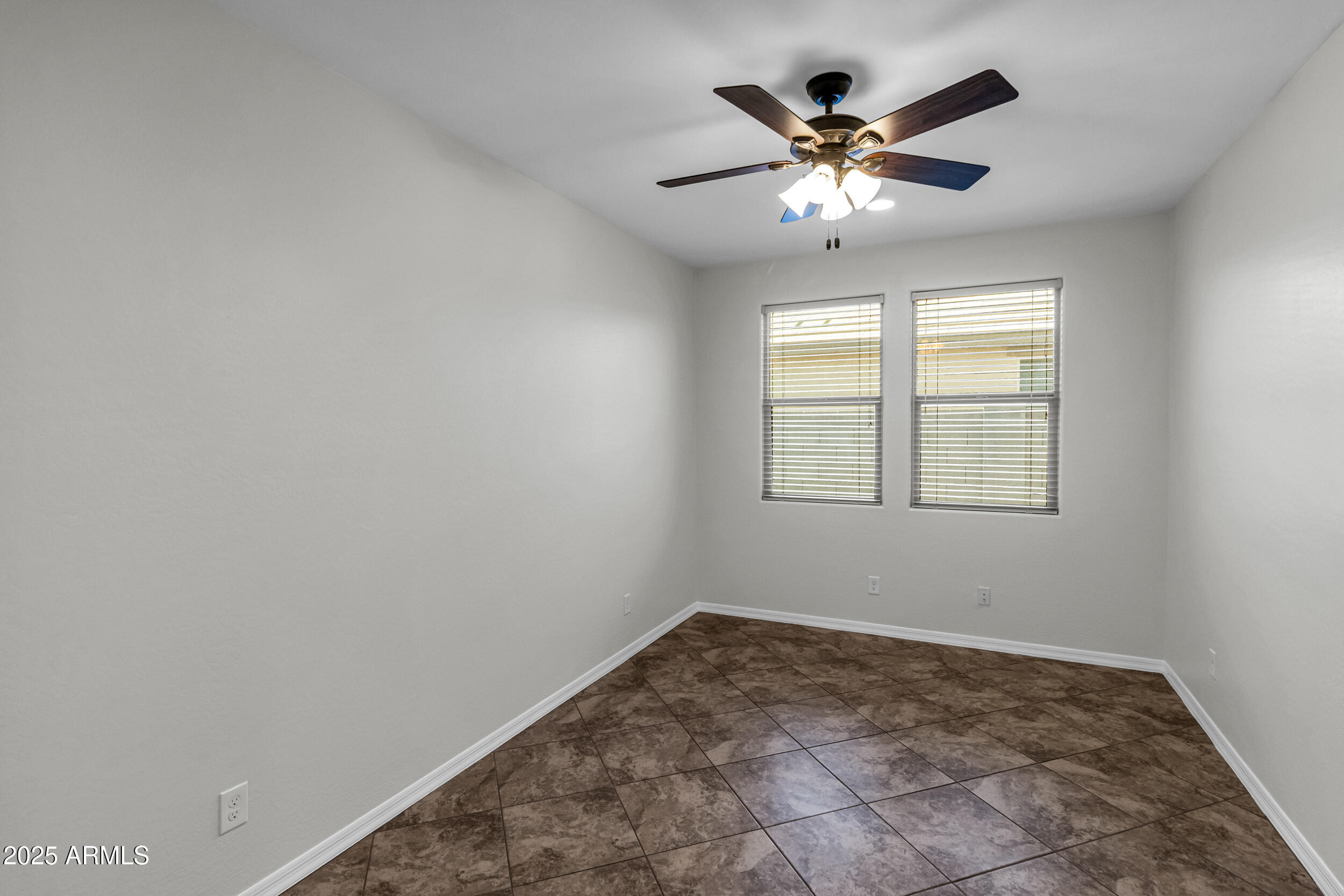 4107 W DESERT Lane