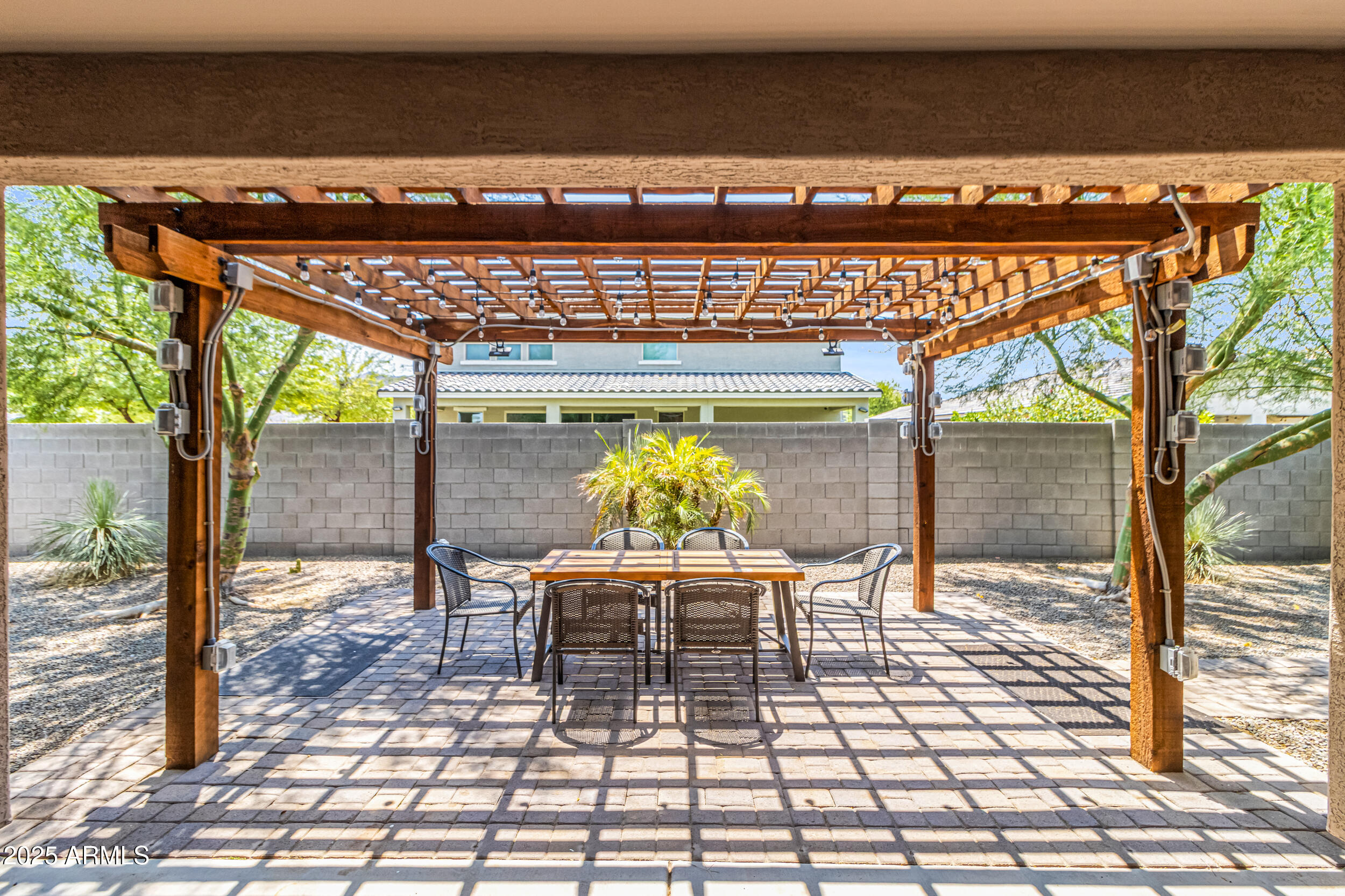 4107 W DESERT Lane