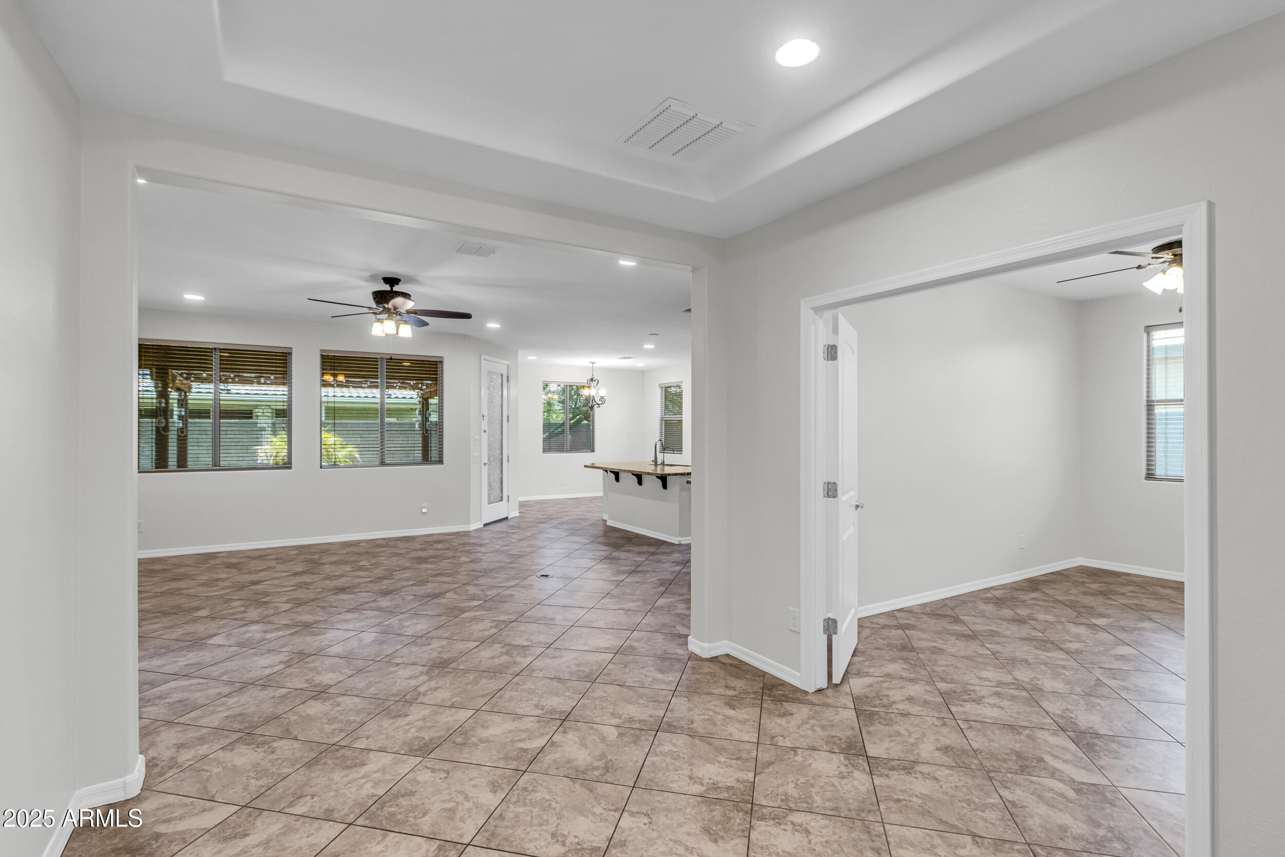 4107 W DESERT Lane