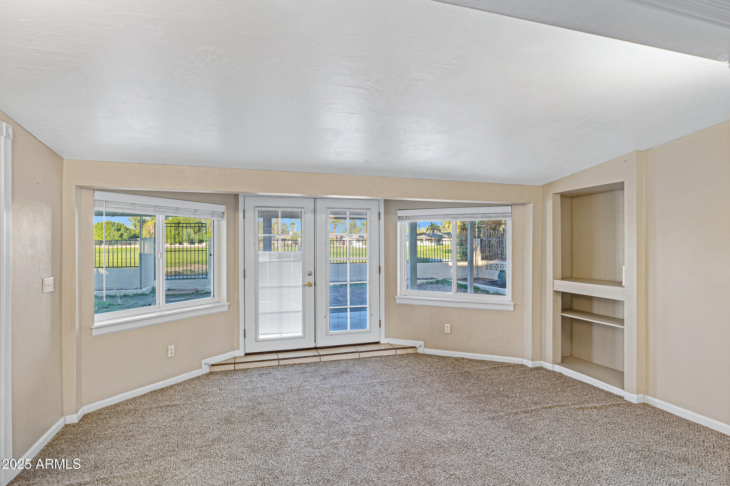 635 S EDGEWATER Drive