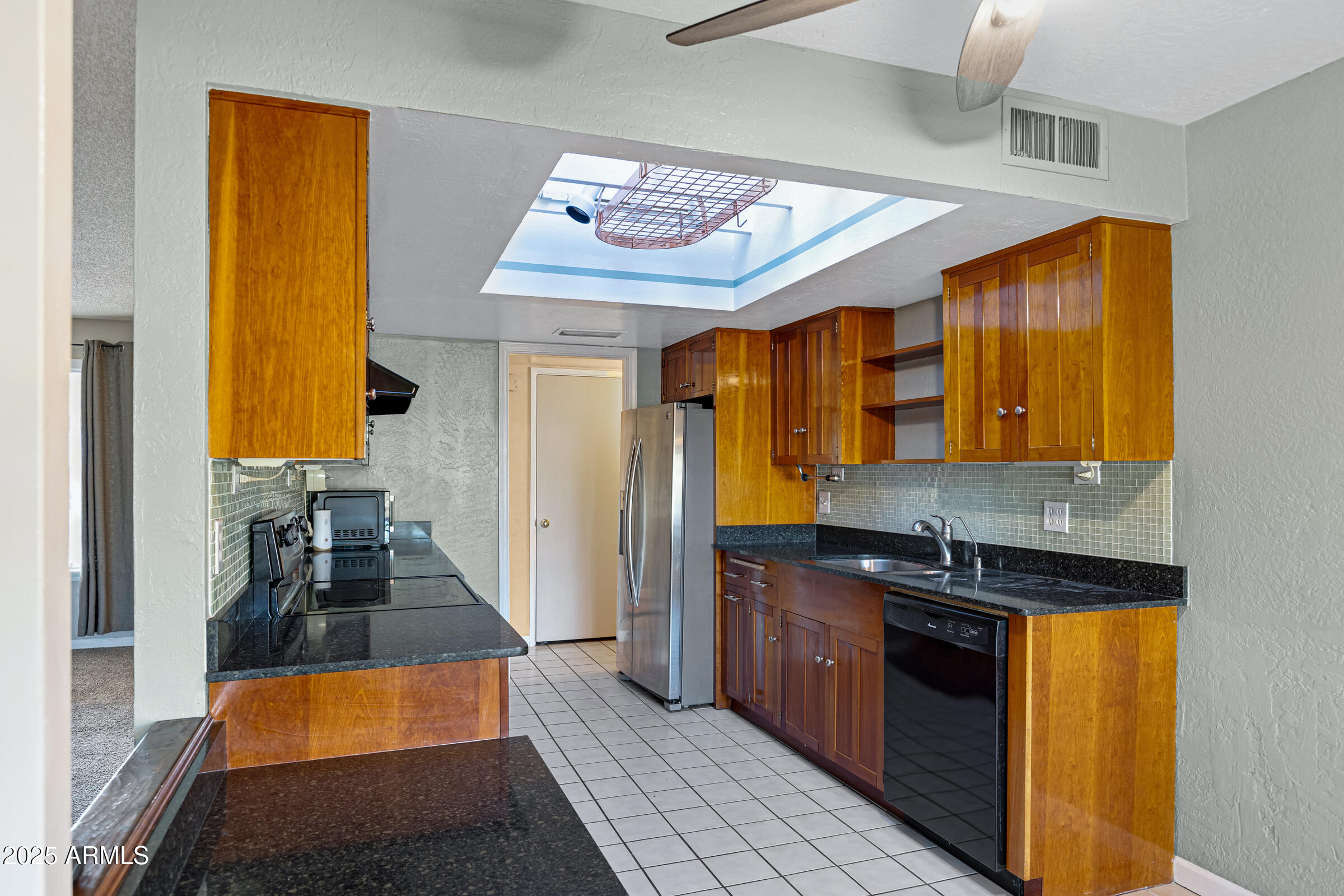 635 S EDGEWATER Drive