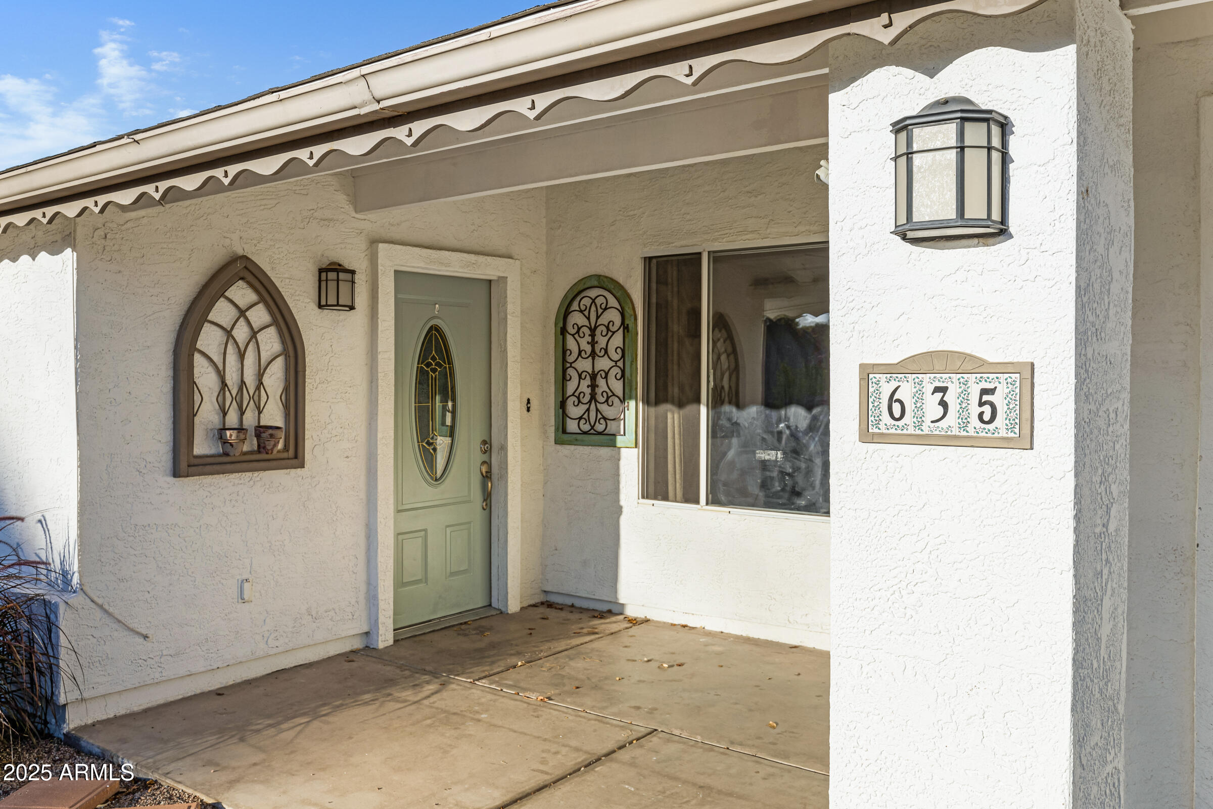 635 S EDGEWATER Drive